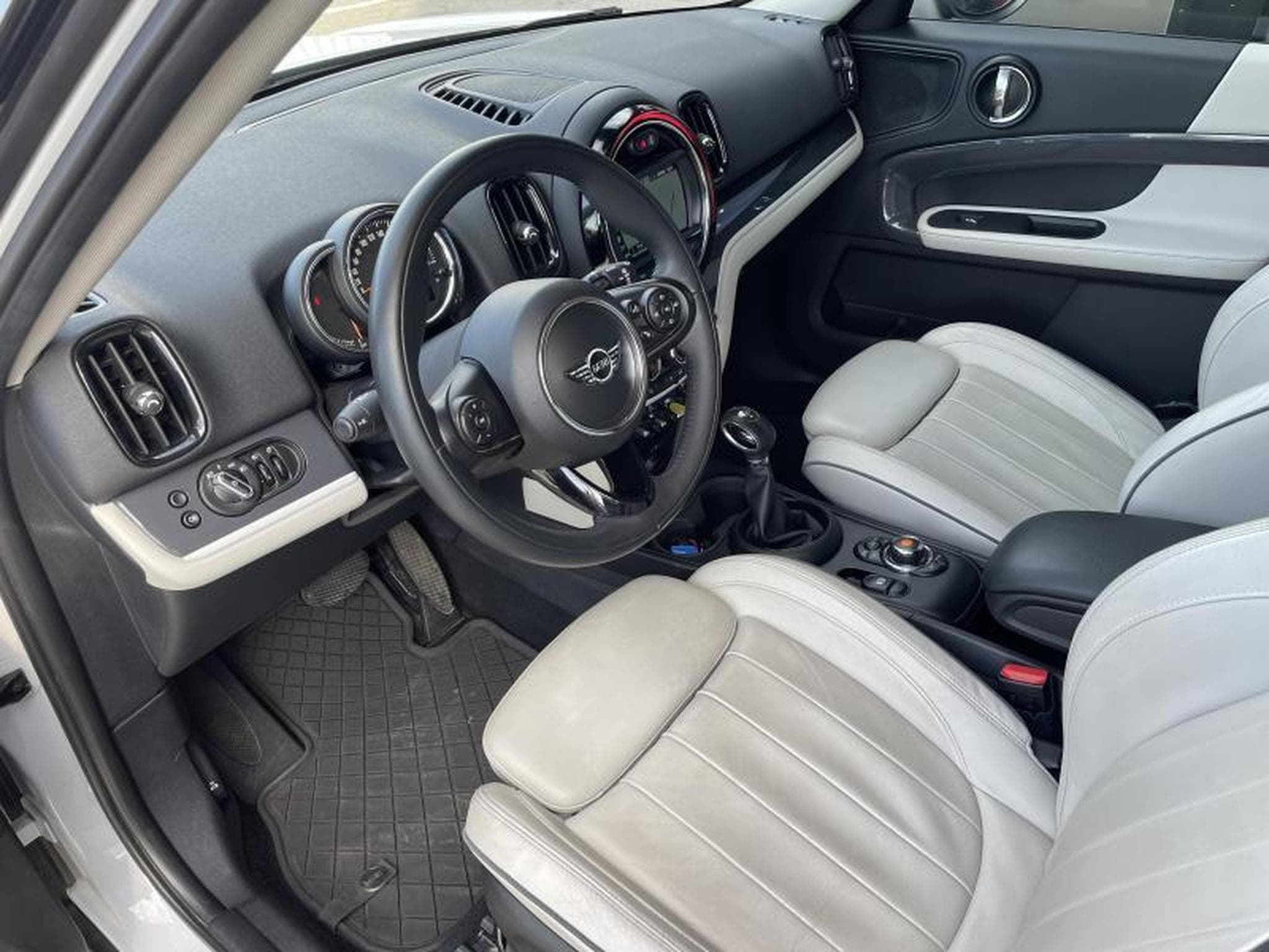 MINI Countryman SE Countryman ALL4 plug-in 1.5L 224ch /GPS/Sièges chauffants (2018) - Photo 6