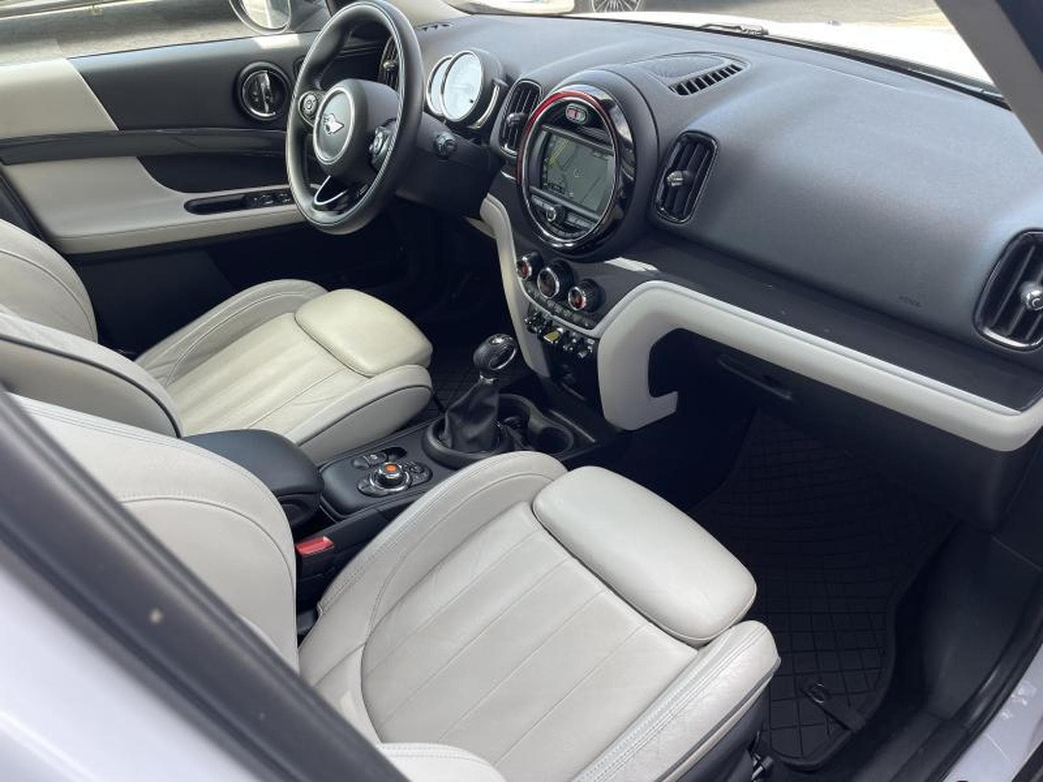 MINI Countryman SE Countryman ALL4 plug-in 1.5L 224ch /GPS/Sièges chauffants (2018) - Photo 8