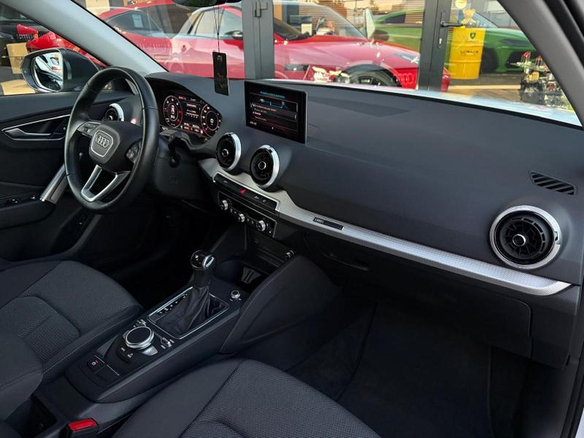 Audi Q2 S line 2.0 TDI 116ch /Attelage/Garantie Audi 12-2028/Sièges (2023) - Photo 8