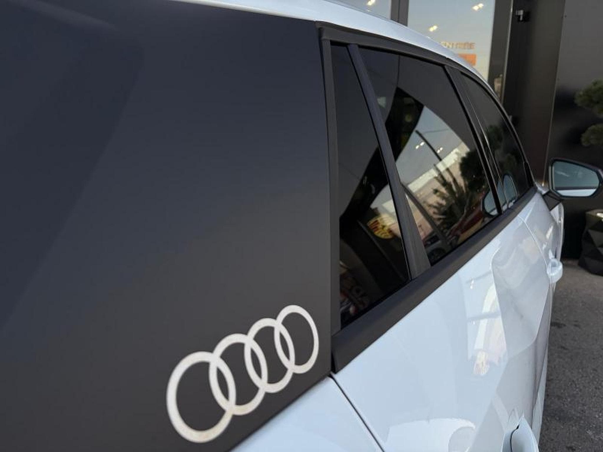 Audi Q2 S line 2.0 TDI 116ch /Attelage/Garantie Audi 12-2028/Sièges (2023) - Photo 6