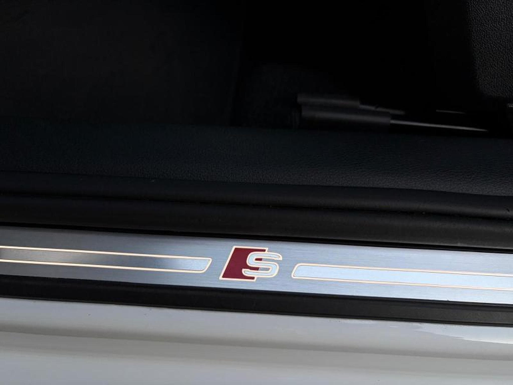 Audi Q2 S line 2.0 TDI 116ch /Attelage/Garantie Audi 12-2028/Sièges (2023) - Photo 13