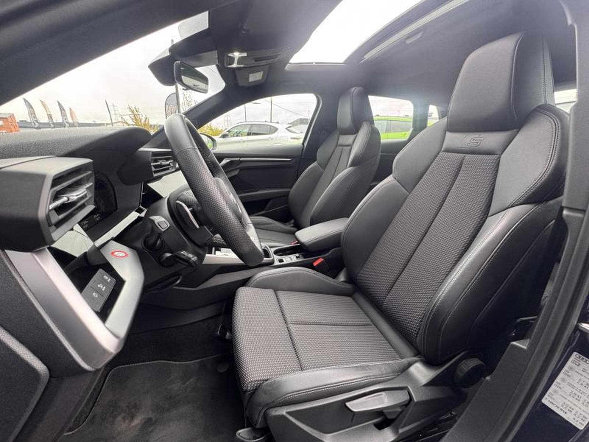Audi S3 Sportback Quattro 2.0L 310ch / Toit ouvrant/ Virtual cockpit (2024) - Foto 8