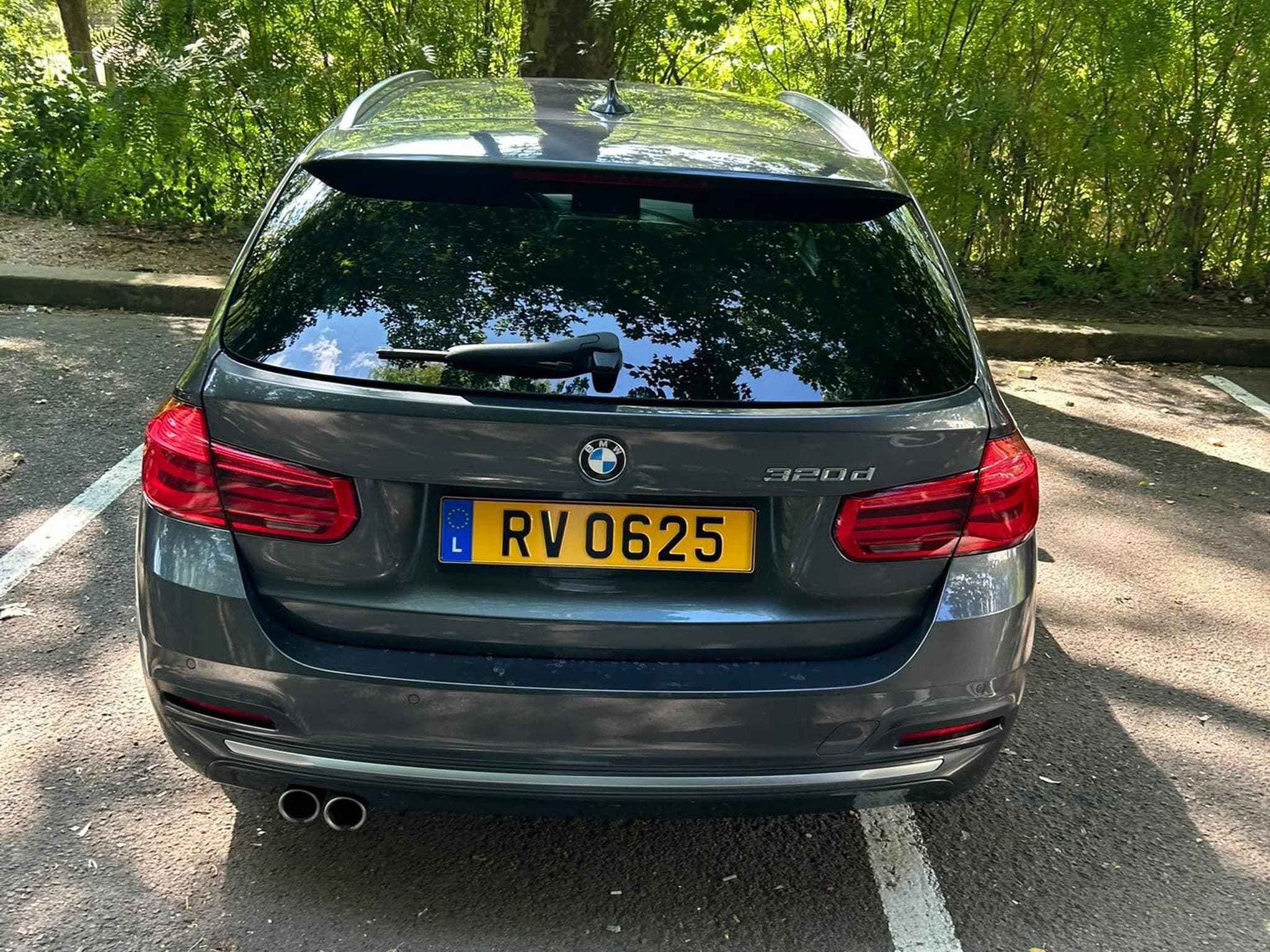 BMW 320 320D Tourer (2018) - Photo 2