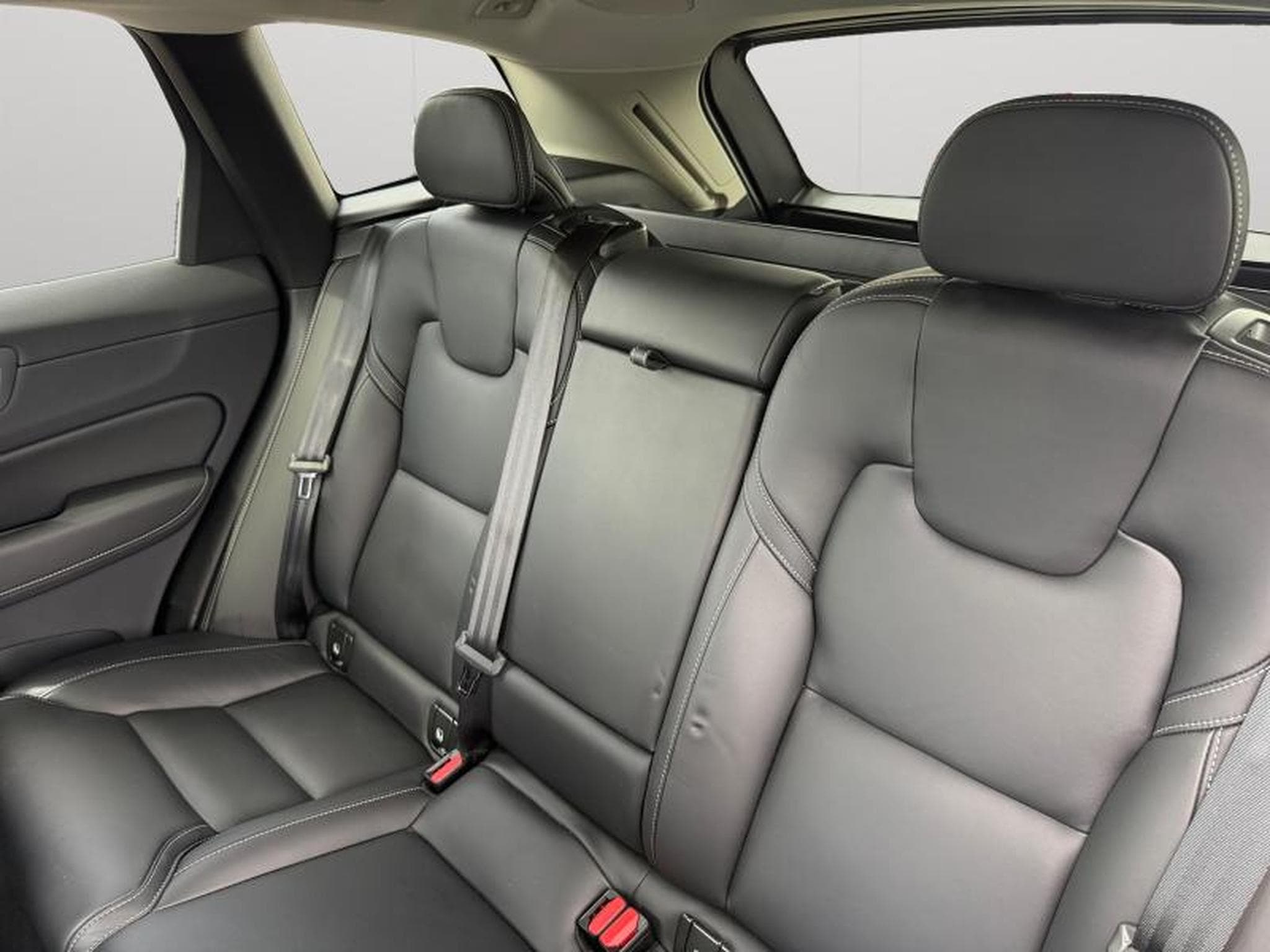 Volvo XC60 T6 Ultra Bright / Hybride BOWERS WILKINS (2025) - Foto 13