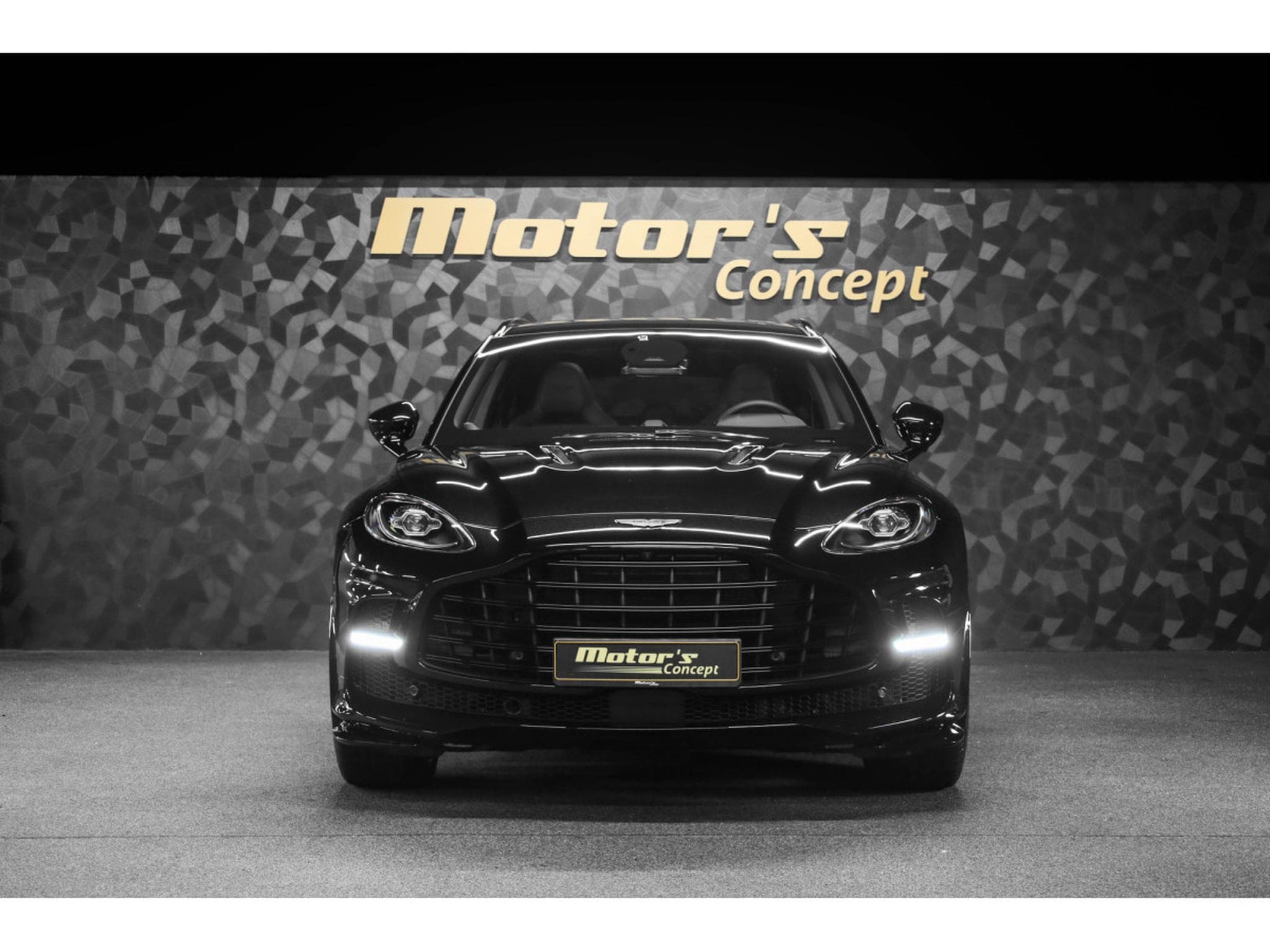 Aston-Martin DBX 707 4.0 V8 Bi-Turbo (2026) - Photo 4