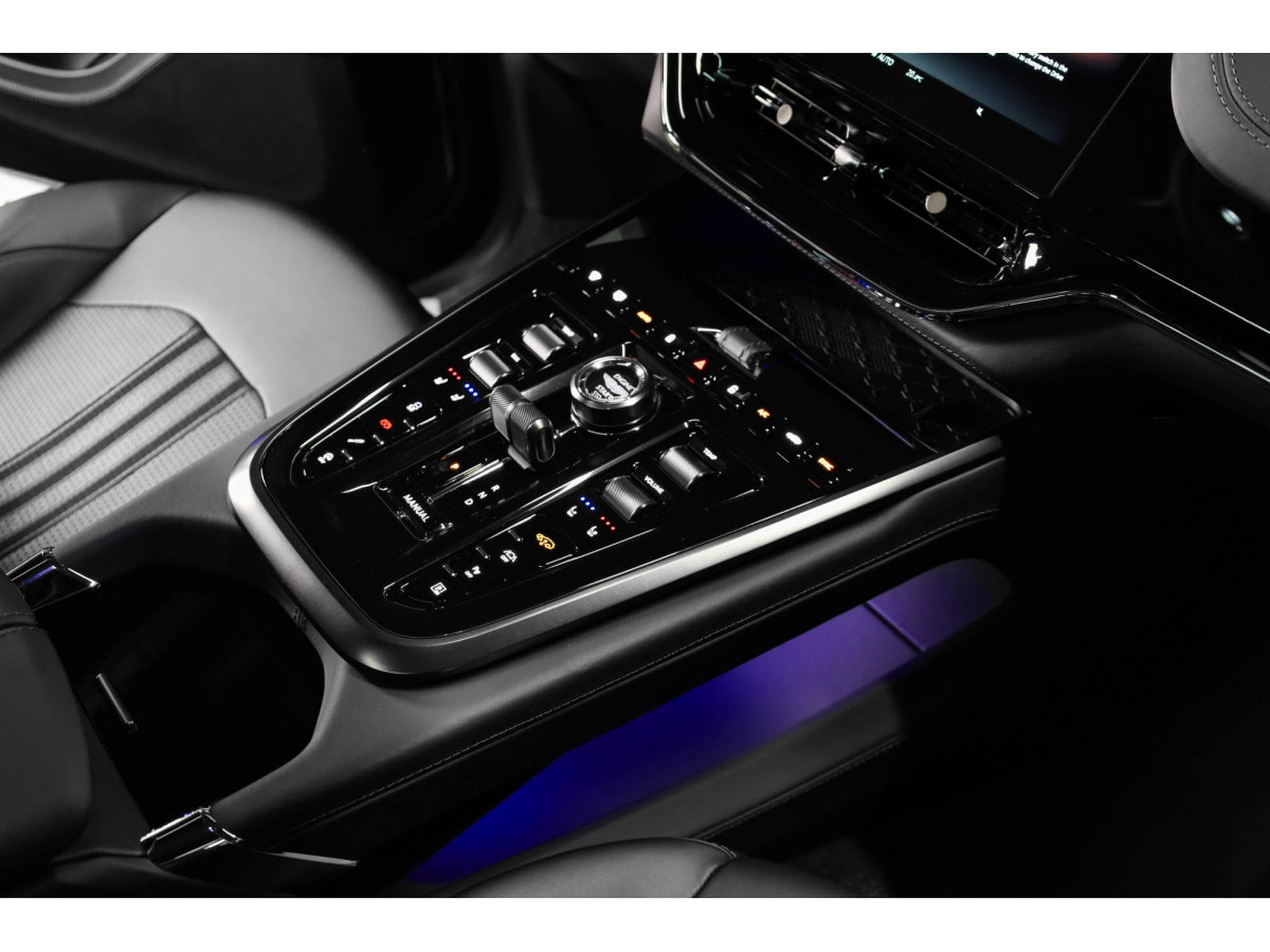 Aston-Martin DBX 707 4.0 V8 Bi-Turbo (2026) - Photo 10