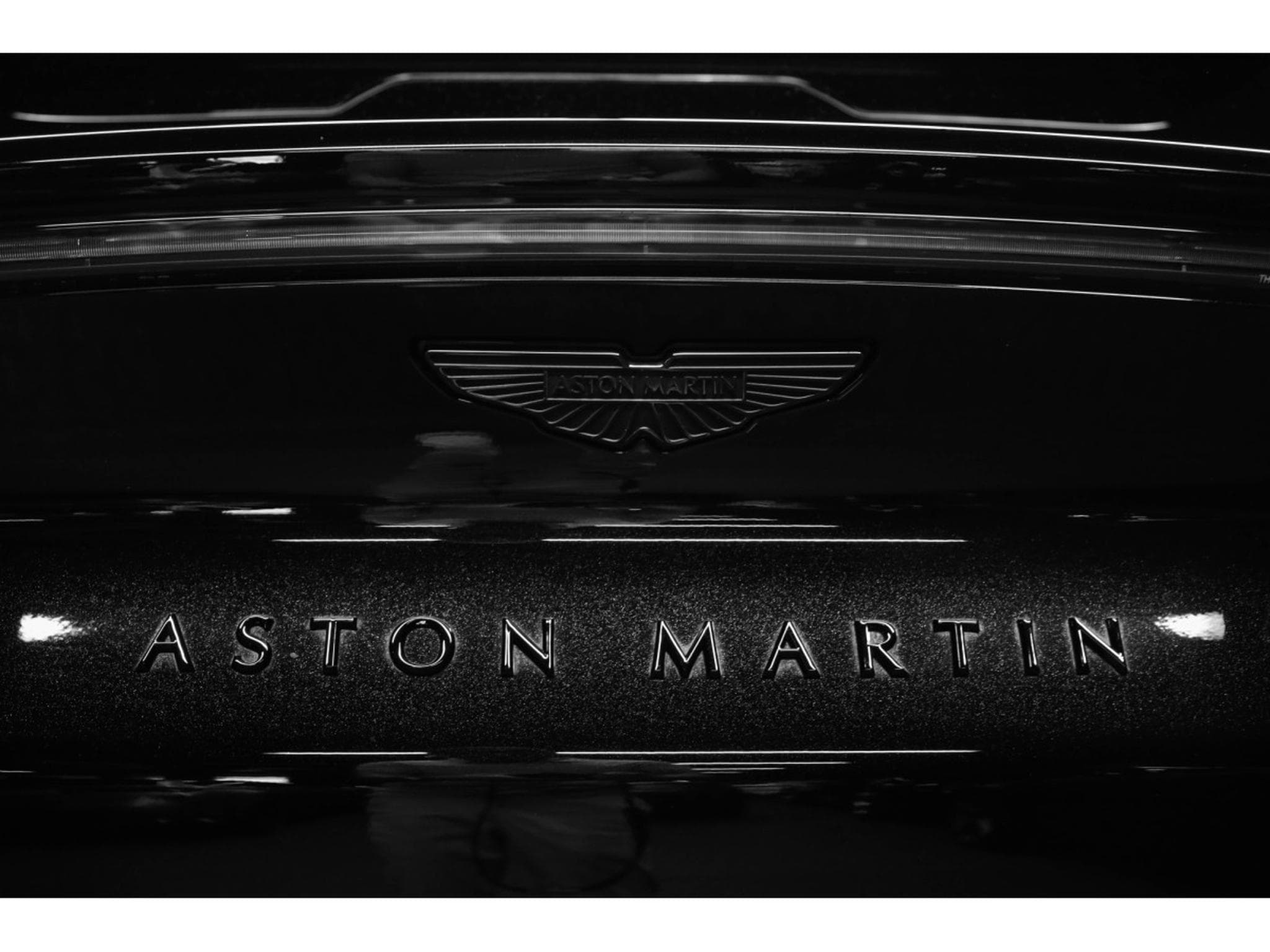Aston-Martin DBX 707 4.0 V8 Bi-Turbo (2026) - Photo 20