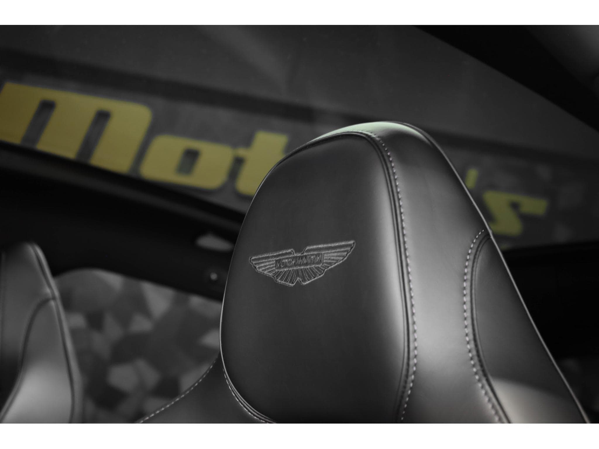 Aston-Martin DBX 707 4.0 V8 Bi-Turbo (2026) - Photo 21
