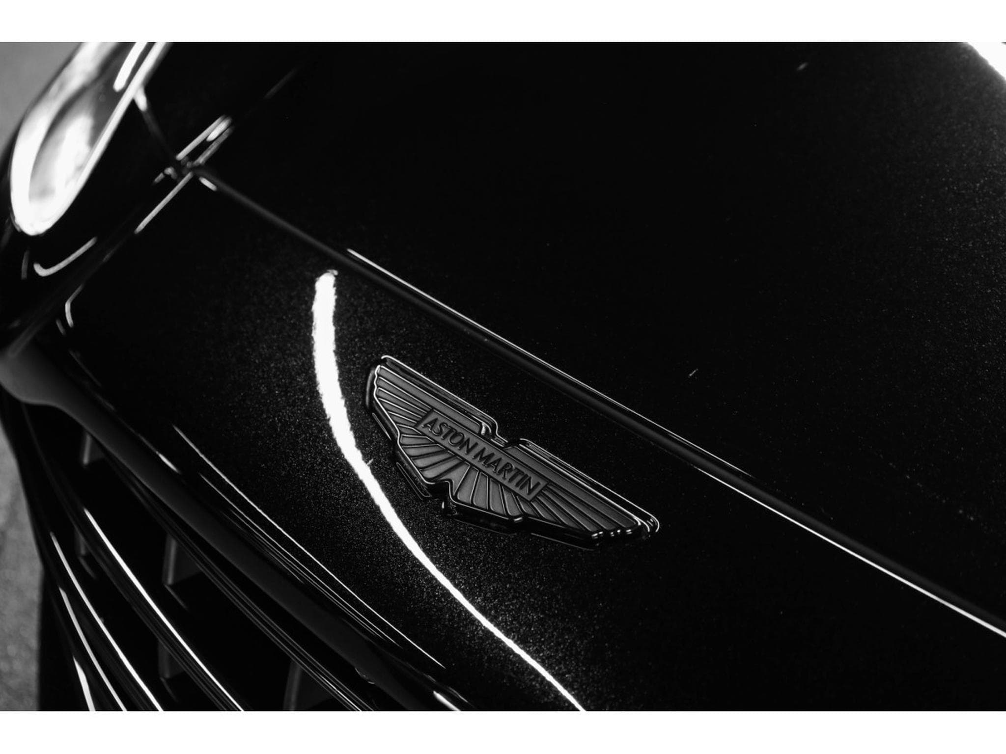 Aston-Martin DBX 707 4.0 V8 Bi-Turbo (2026) - Photo 30