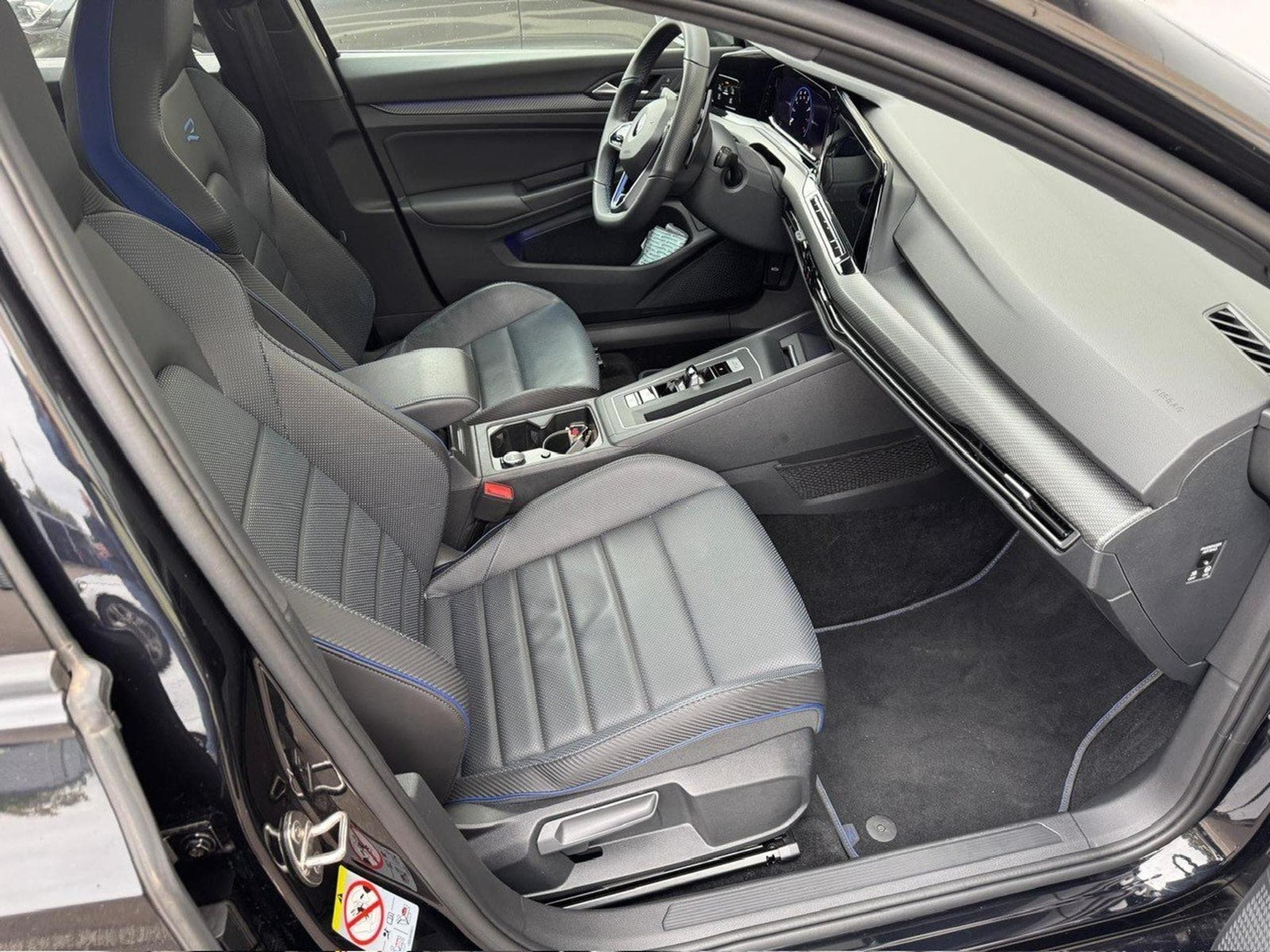 VW Golf R Performance (2021) - Photo 2
