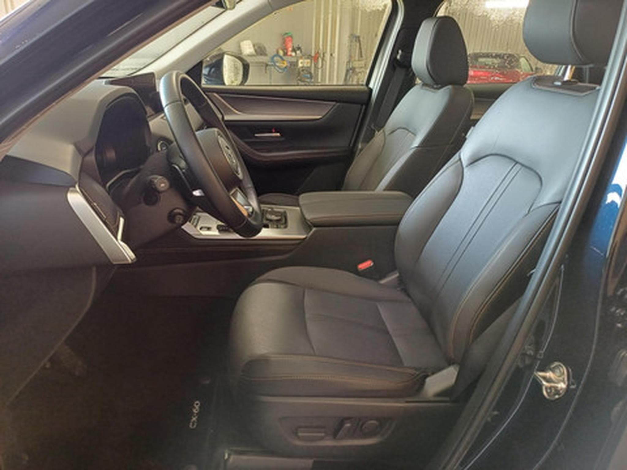 Mazda CX-60 2.5 PHEV Homura (2024) - Foto 8