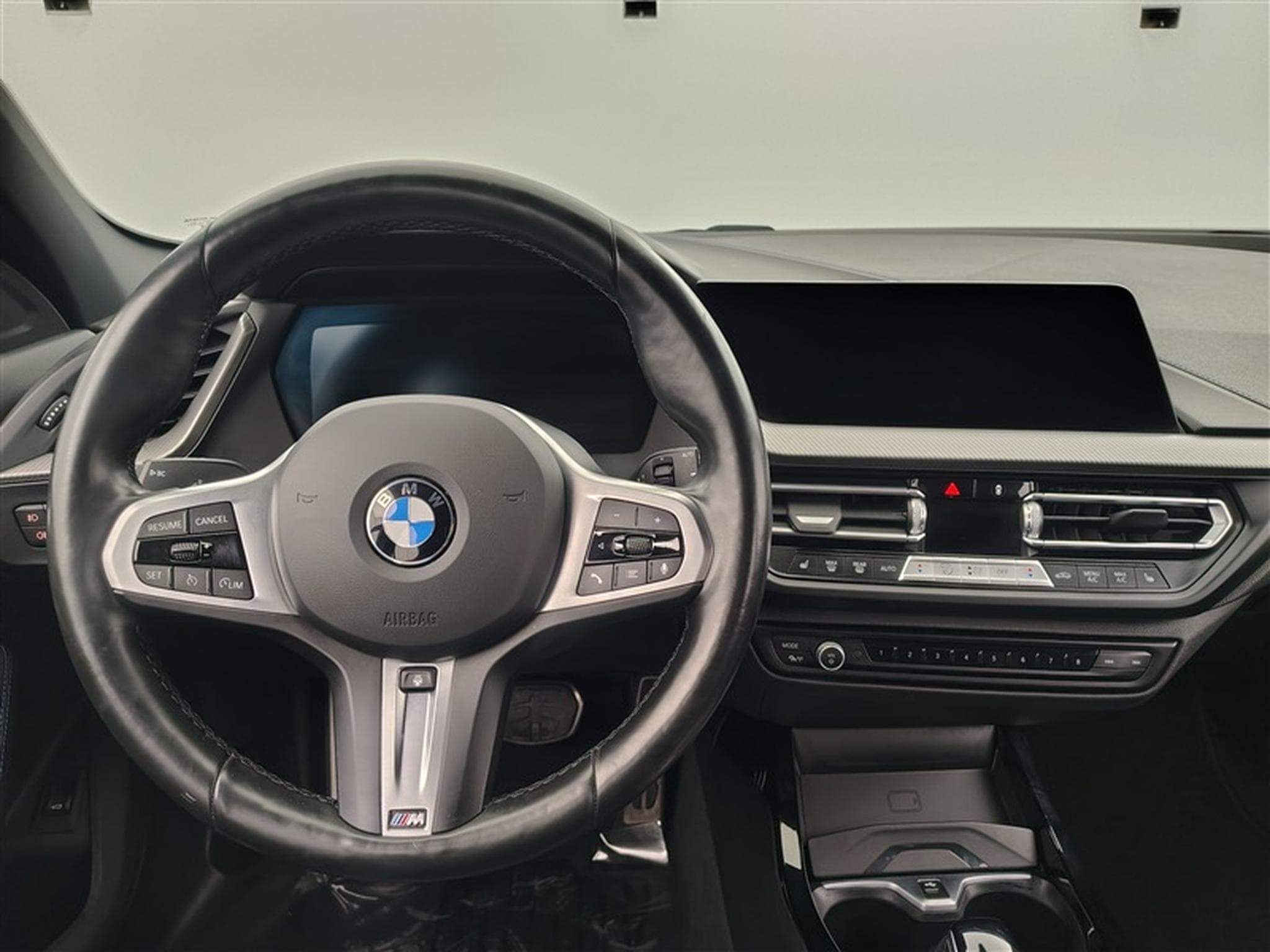 BMW 118 iA Pack M  Navi / Led / PDC av+ar (2024) - Photo 9