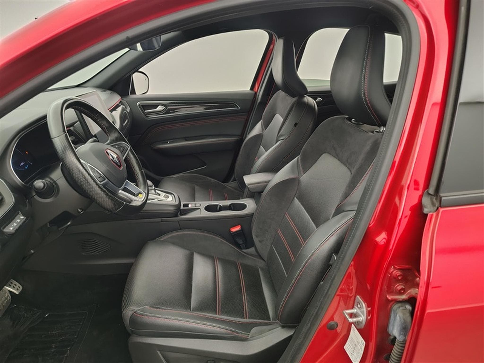 Renault Arkana 1.6i E-TECH HEV R.S.Line GPS/CAMERA/SIEGES CH/KEYLESS/JA 18" (2022) - Photo 7