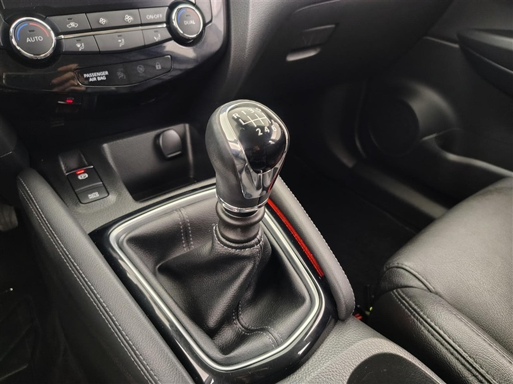 Nissan Qashqai 1.3 DIG-T EVAPO N-CONNECTA/CUIR/NAVI/FULL LED/JA (2021) - Photo 12