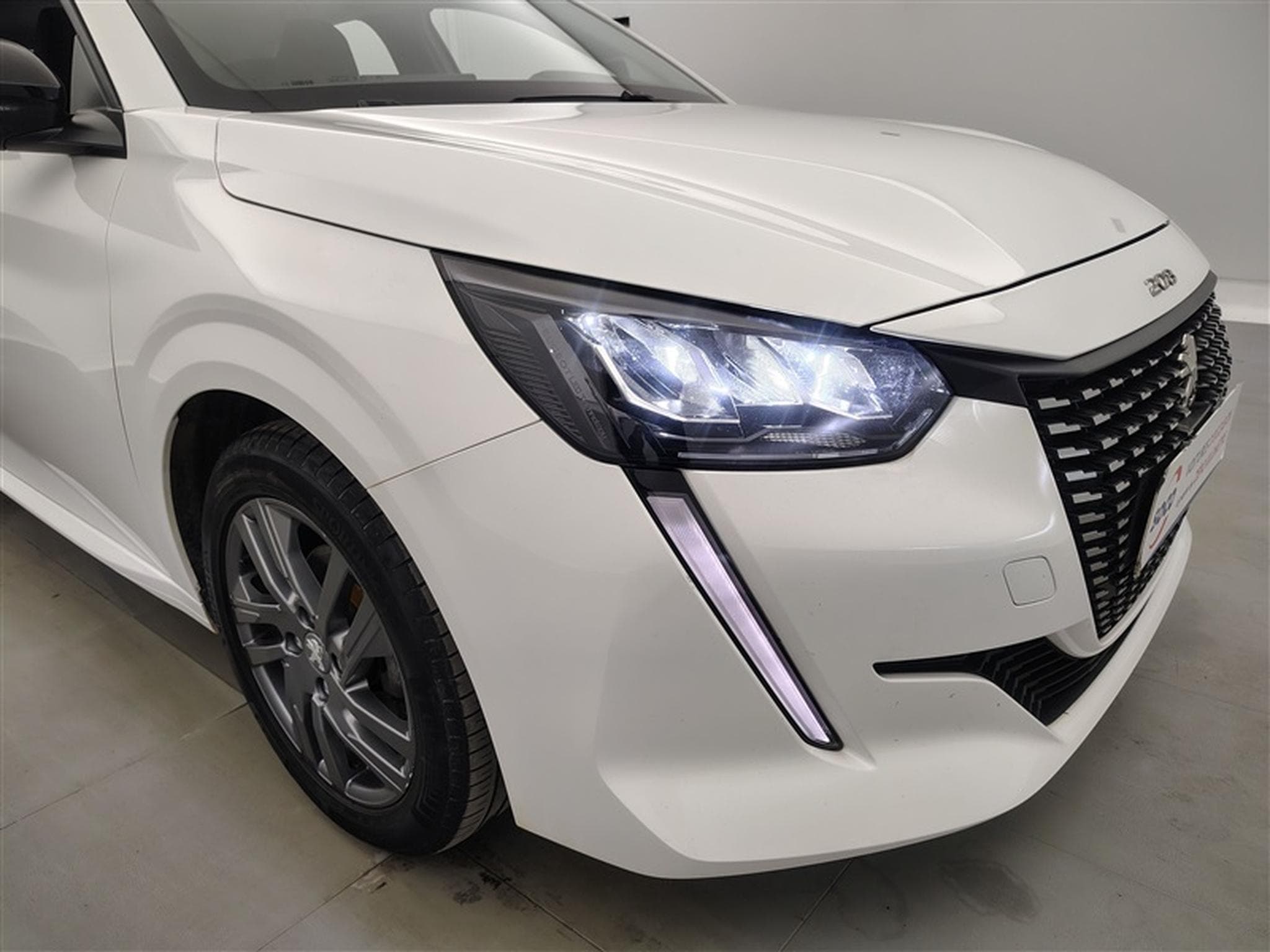 Peugeot 208 1.2i PureTech Active MIRRORLINK / FULL LED / PDC AR / JA 16" (2022) - Photo 15