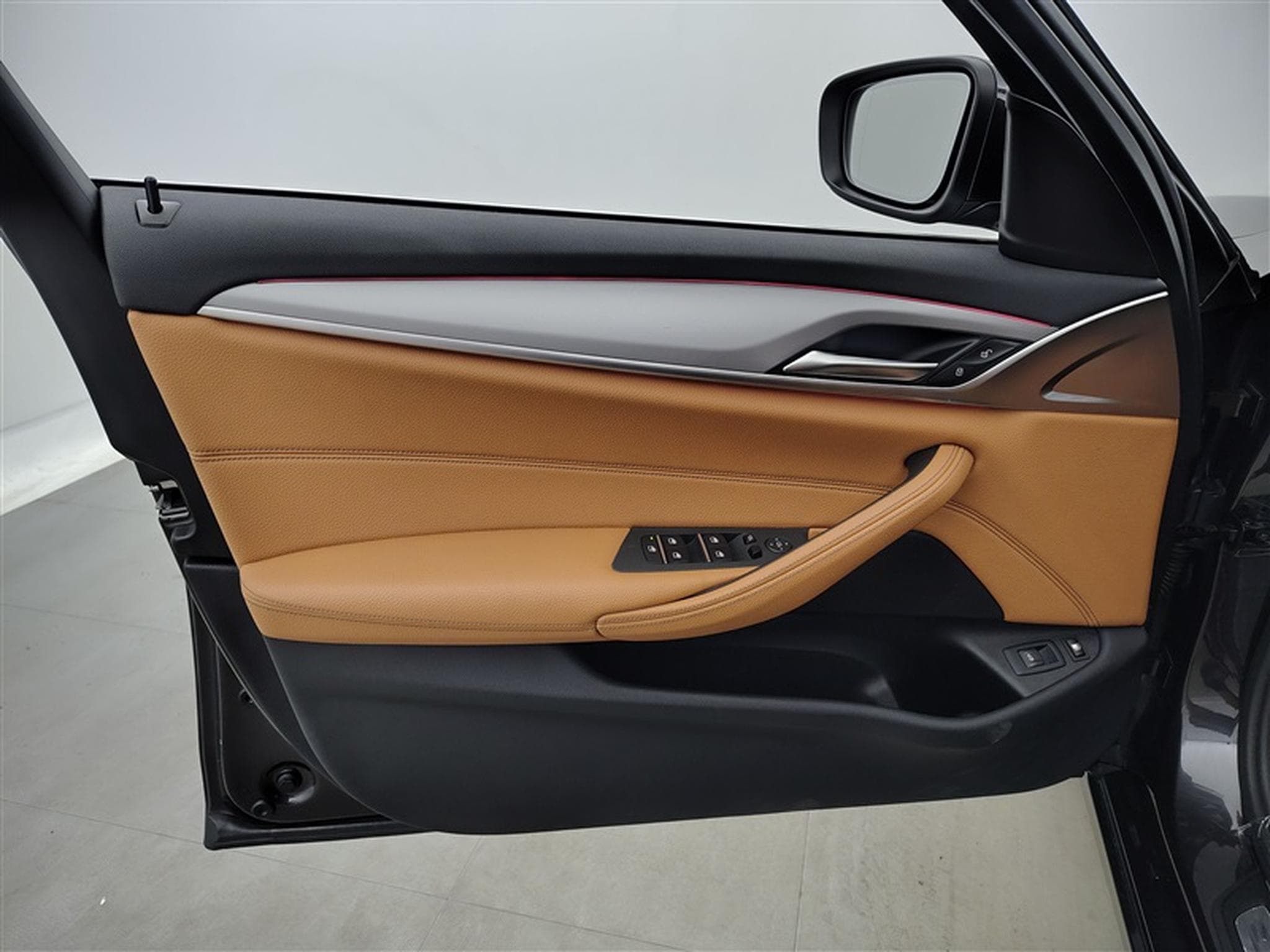 BMW 530 eA PHEV NAVI / FULL LED / CUIR / CARPLAY (2022) - Foto 16