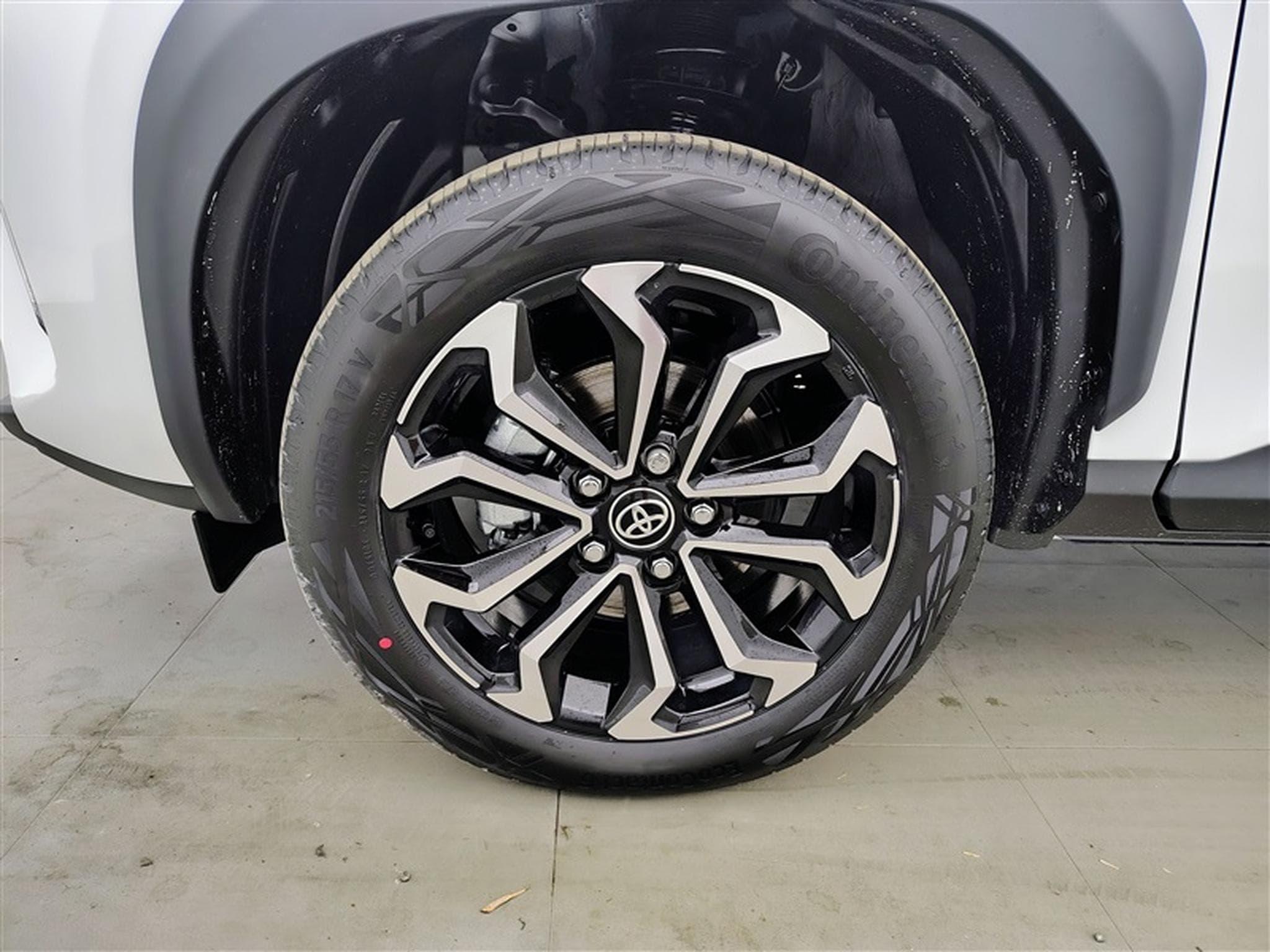 Toyota Yaris Cross 1.5i VVT-i Hybrid E-CVT CARPLAY / CAMERA / FULL LED / ALU17" (2026) - Photo 6