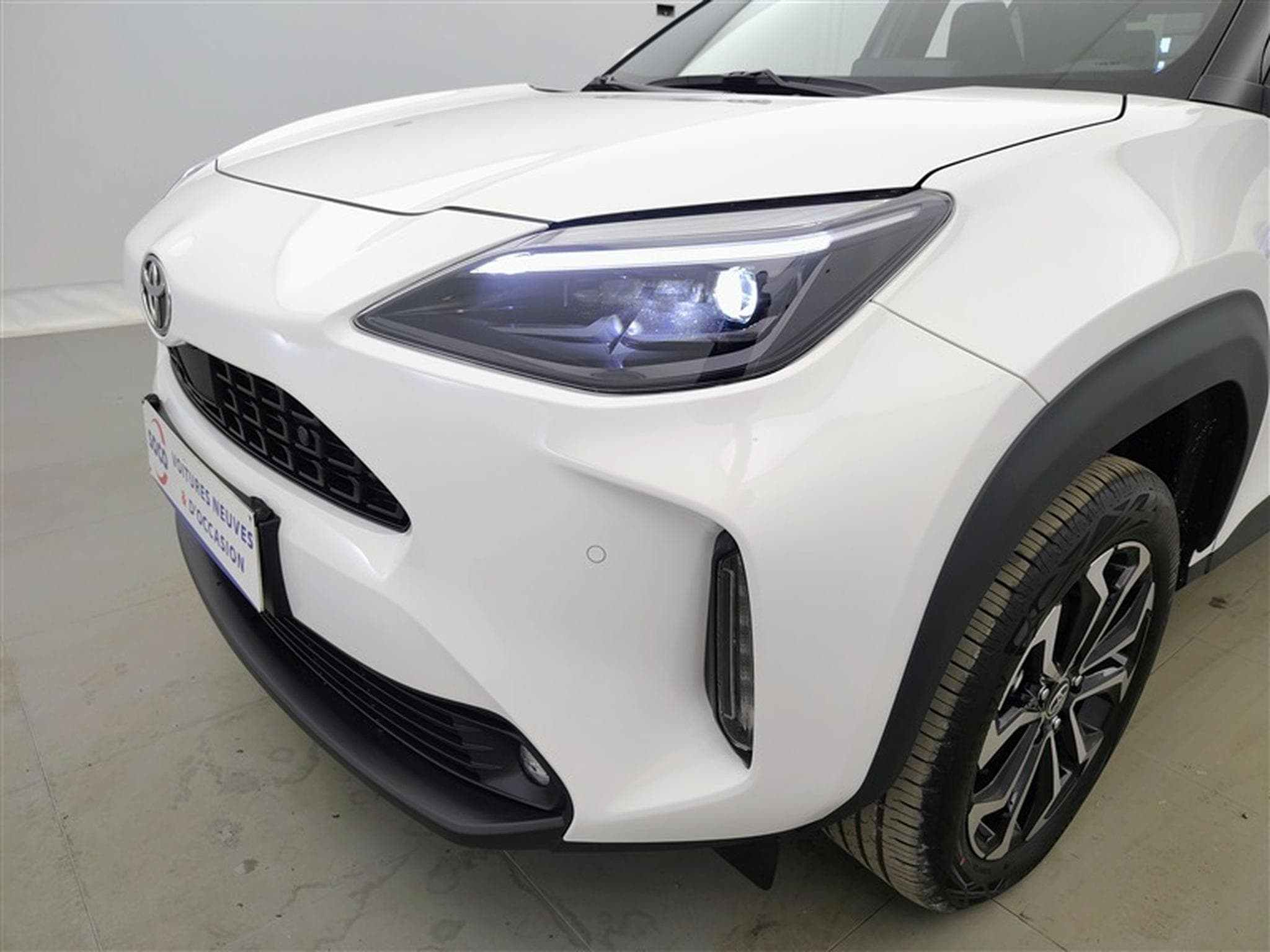 Toyota Yaris Cross 1.5i VVT-i Hybrid E-CVT CARPLAY / CAMERA / FULL LED / ALU17" (2026) - Photo 15