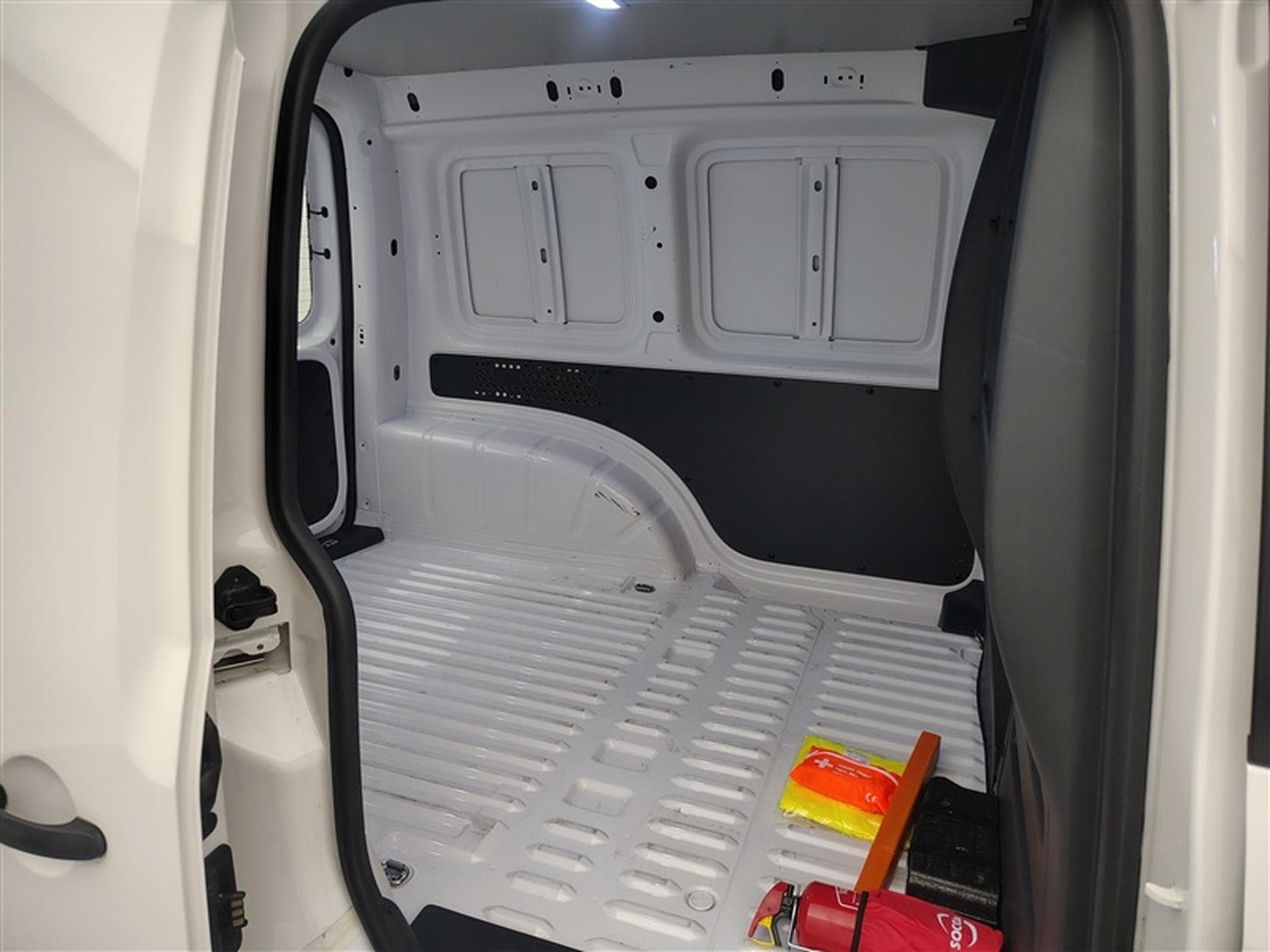 VW Caddy 2.0 CR TDi SCR Business AIRCO (2020) - Photo 13