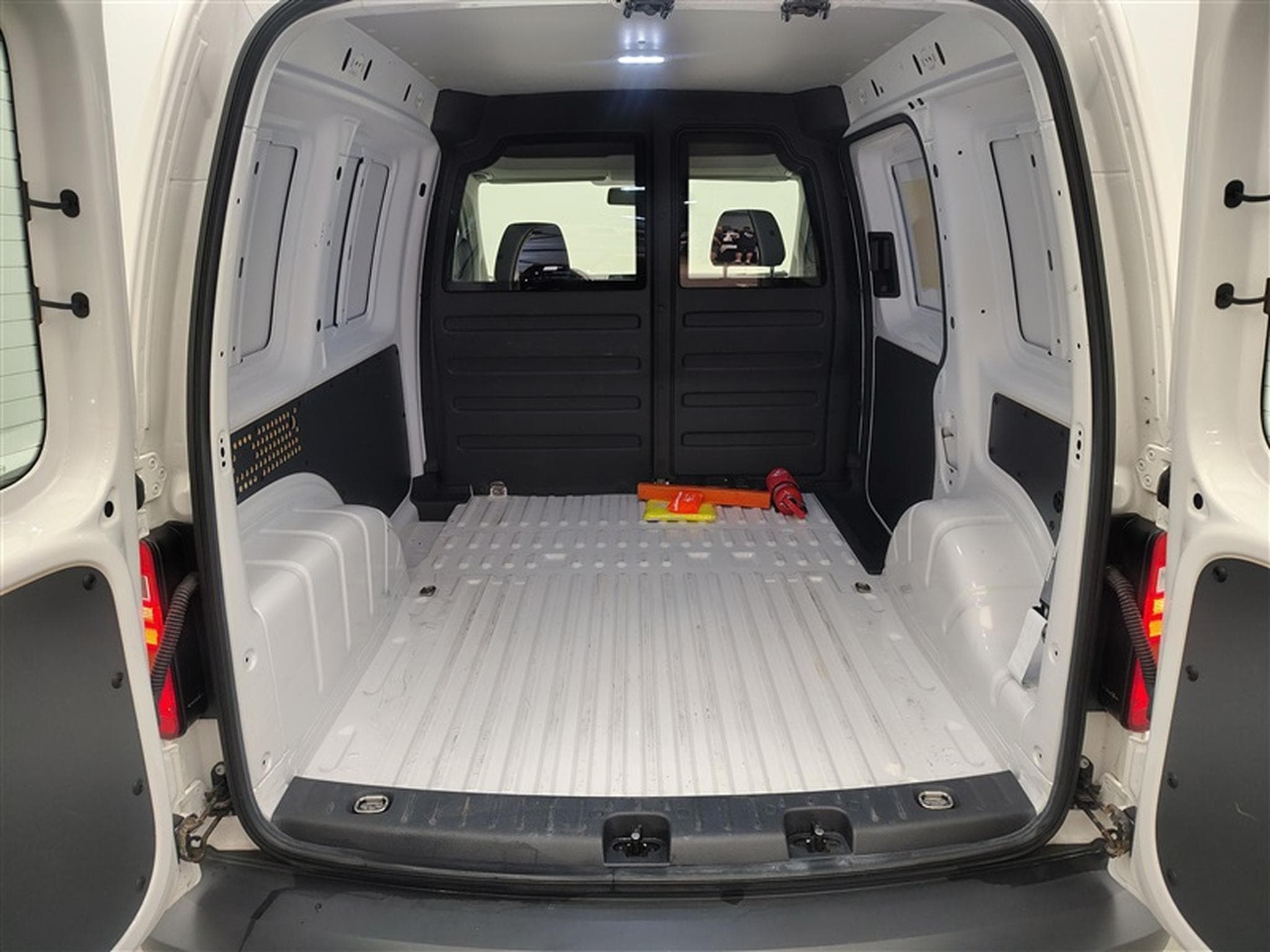 VW Caddy 2.0 CR TDi SCR Business AIRCO (2020) - Photo 14