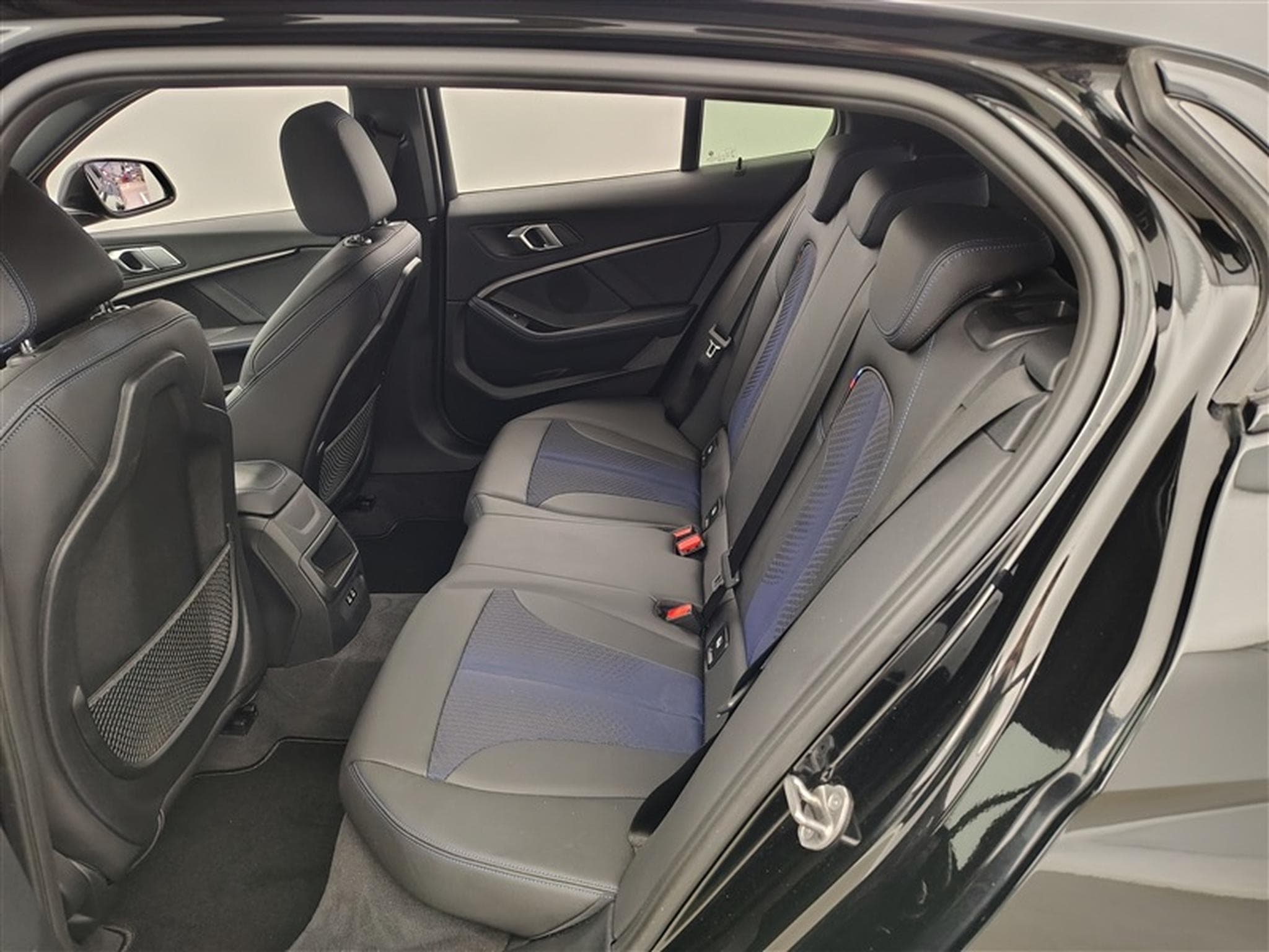 BMW 116 d PACK M  NAVI / FULL LED / S-CUIR / SHADOW LINE (2022) - Photo 13
