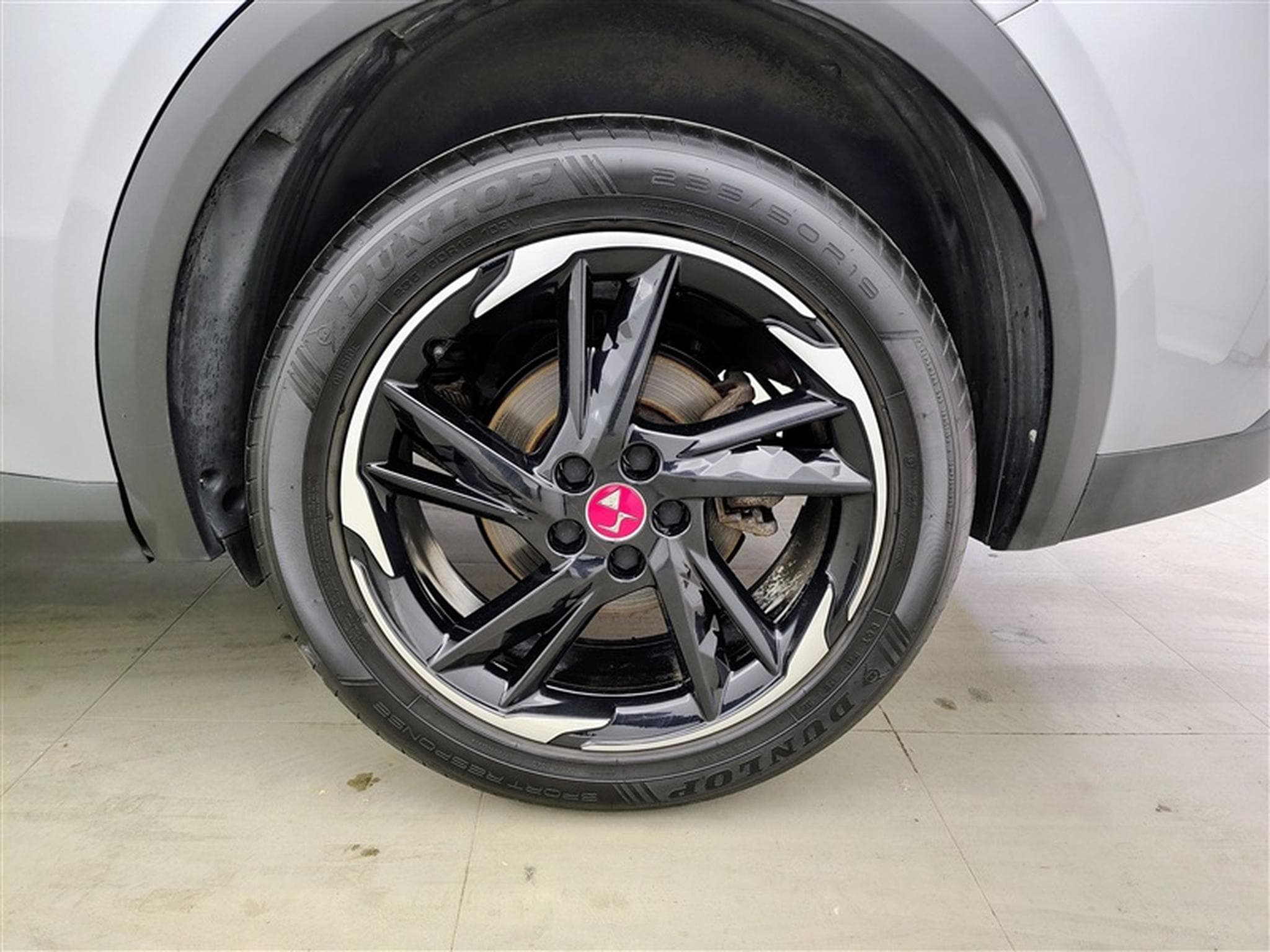 DS Automobiles DS7 1.2 EAT8 Perform. Line NAVI / ALCANTARA / FULL LED (2021) - Photo 6