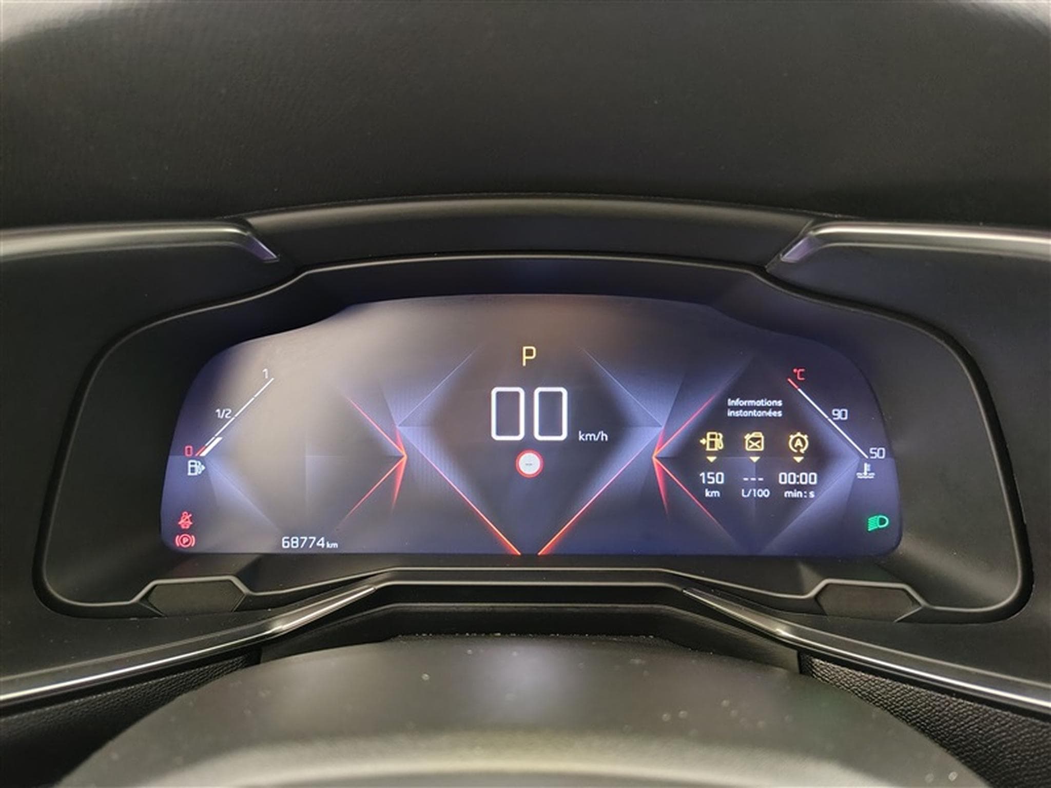 DS Automobiles DS7 1.2 EAT8 Perform. Line NAVI / ALCANTARA / FULL LED (2021) - Photo 10
