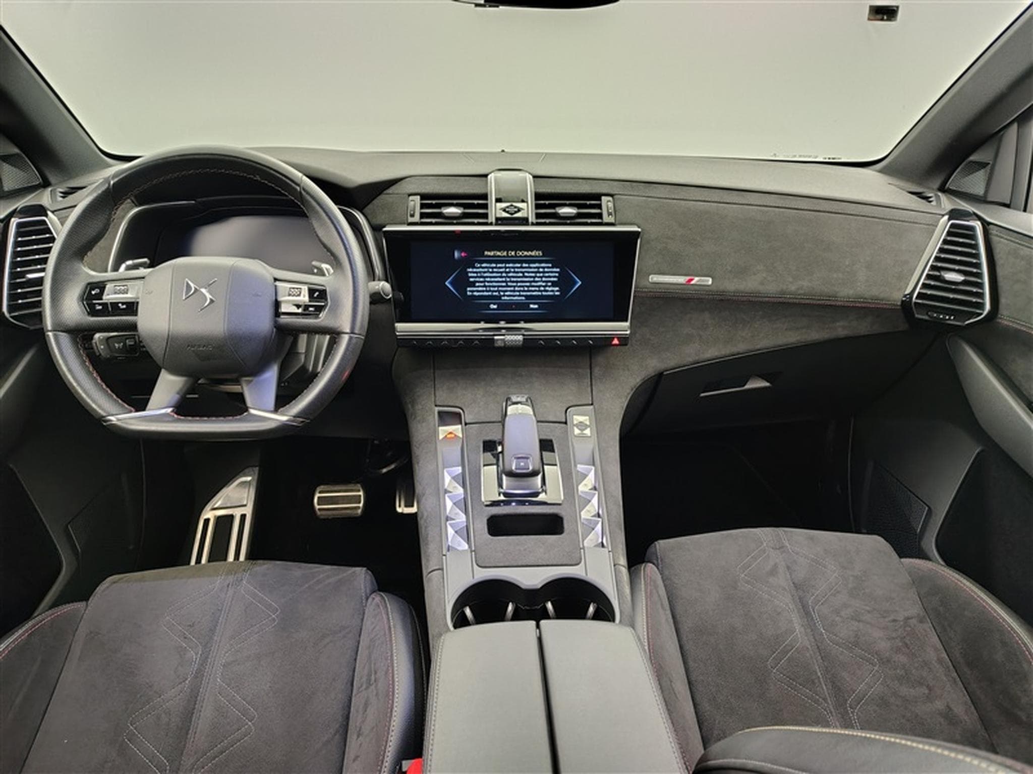 DS Automobiles DS7 1.2 EAT8 Perform. Line NAVI / ALCANTARA / FULL LED (2021) - Photo 8