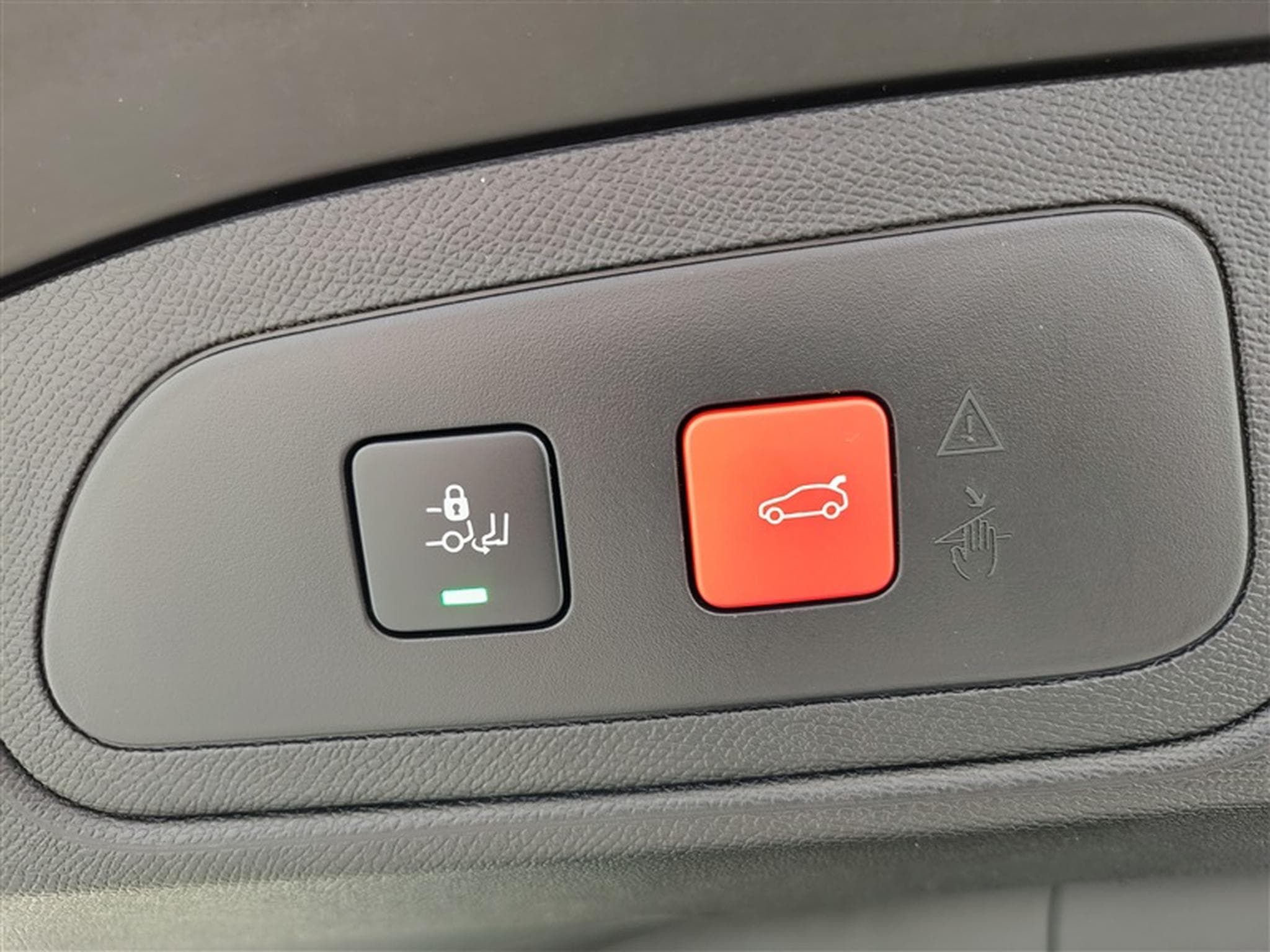 DS Automobiles DS7 1.2 EAT8 Perform. Line NAVI / ALCANTARA / FULL LED (2021) - Photo 19