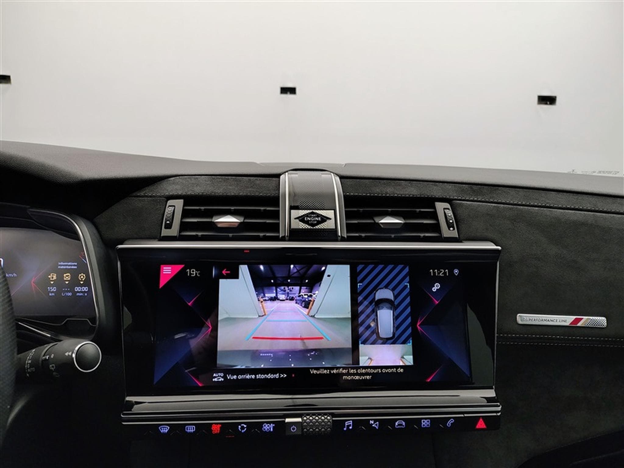 DS Automobiles DS7 1.2 EAT8 Perform. Line NAVI / ALCANTARA / FULL LED (2021) - Photo 18