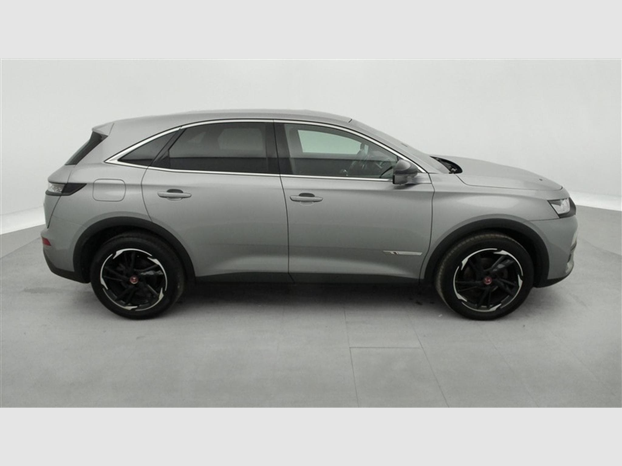 DS Automobiles DS7 1.2 EAT8 Perform. Line NAVI / ALCANTARA / FULL LED (2021) - Photo 24
