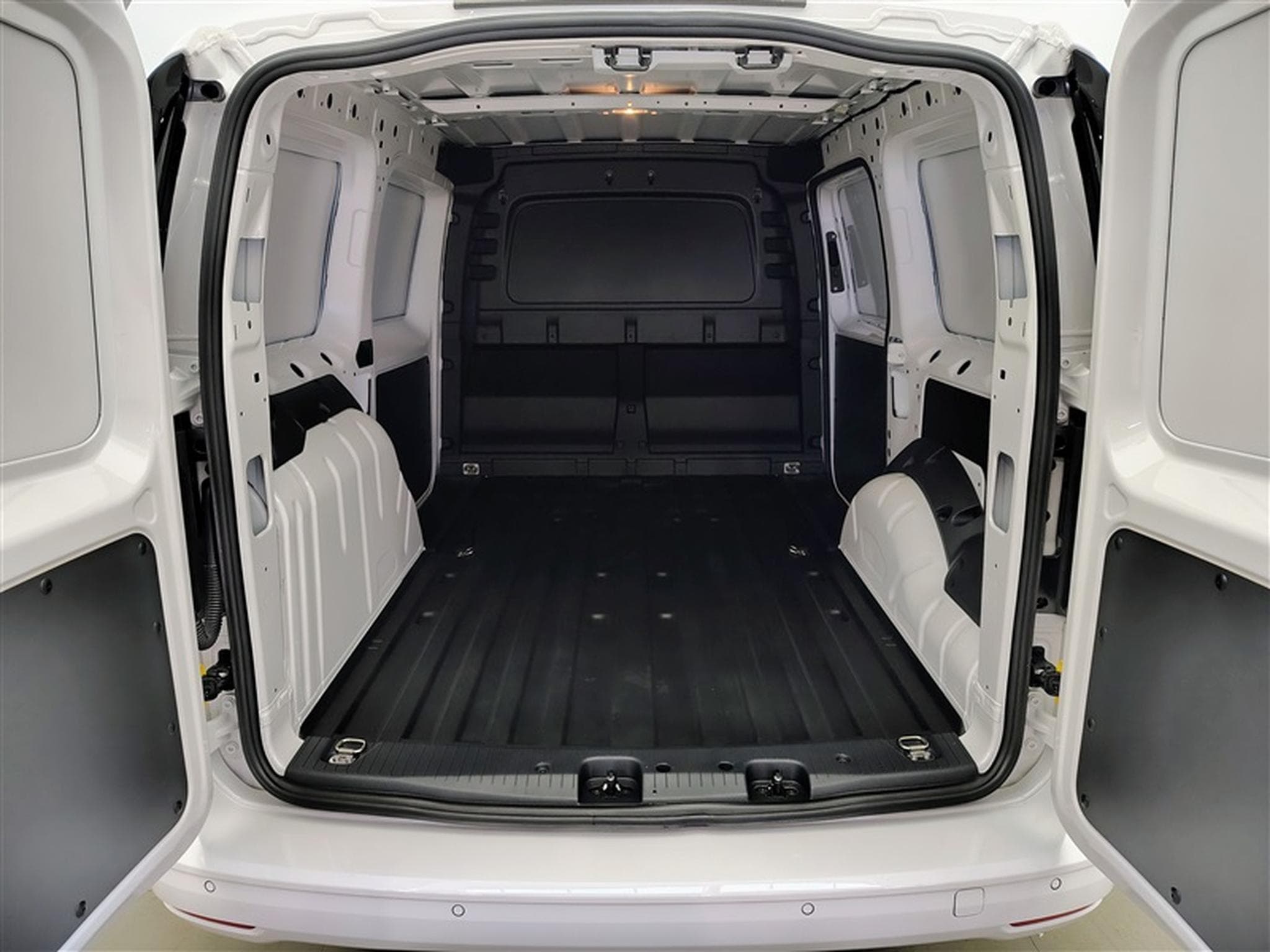 VW Caddy 2.0 TDi Cargo Maxi CARPLAY / PDC (2026) - Photo 14