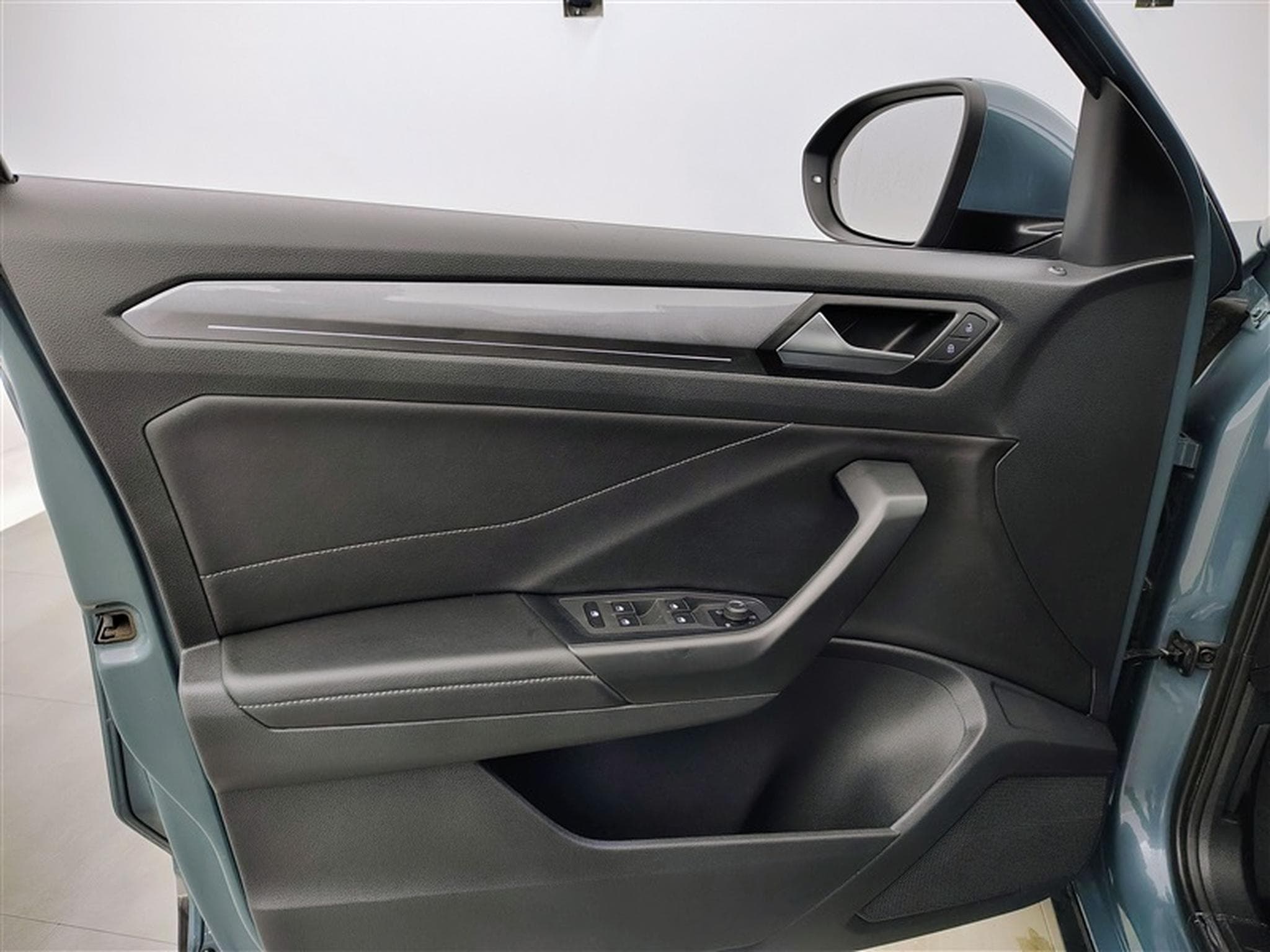 VW T-Roc 1.0 TSI 110Cv Style CARPLAY / ALU / PDC (2022) - Photo 17