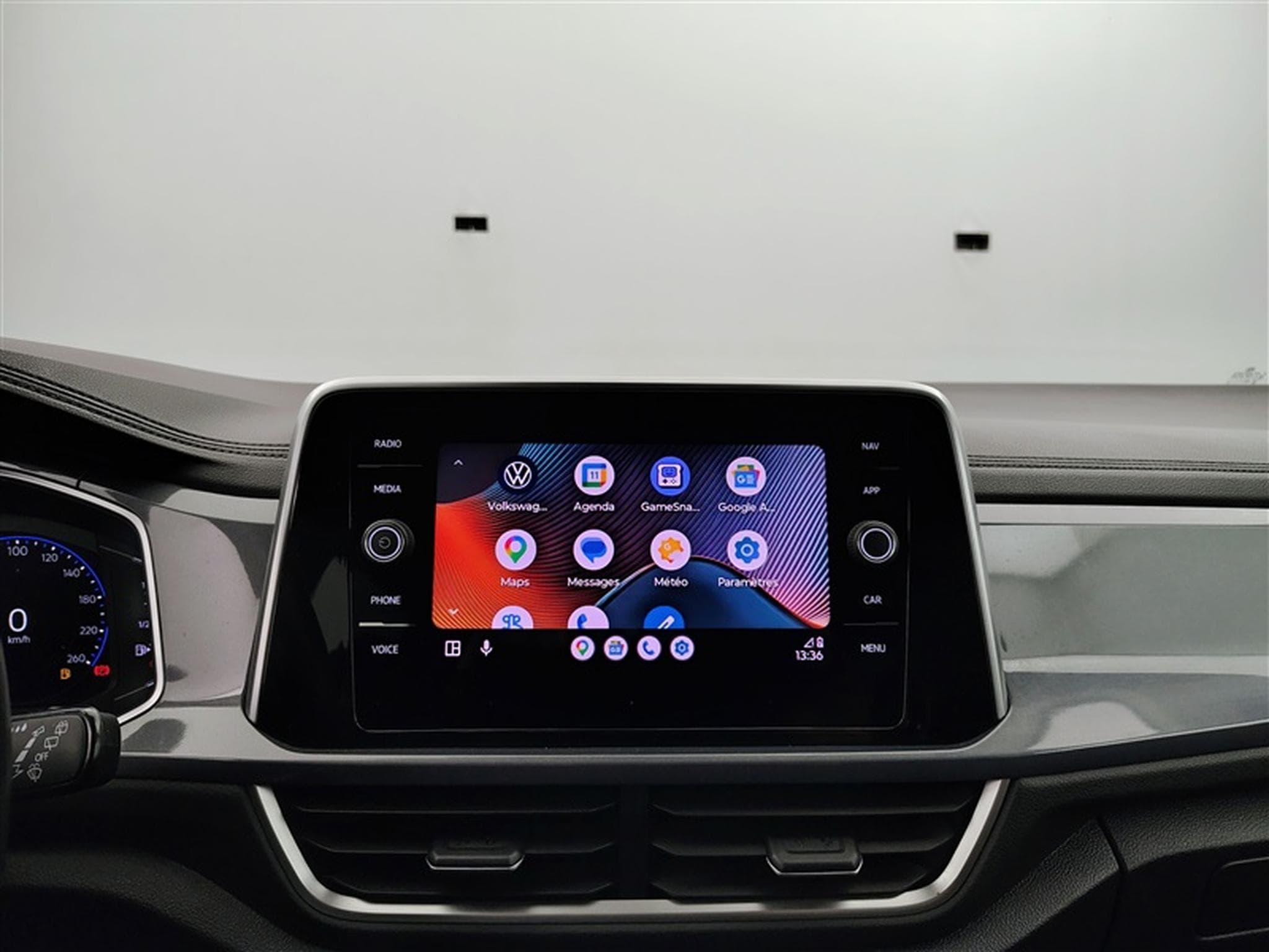 VW T-Roc 1.0 TSI 110Cv Style CARPLAY / ALU / PDC (2022) - Photo 20