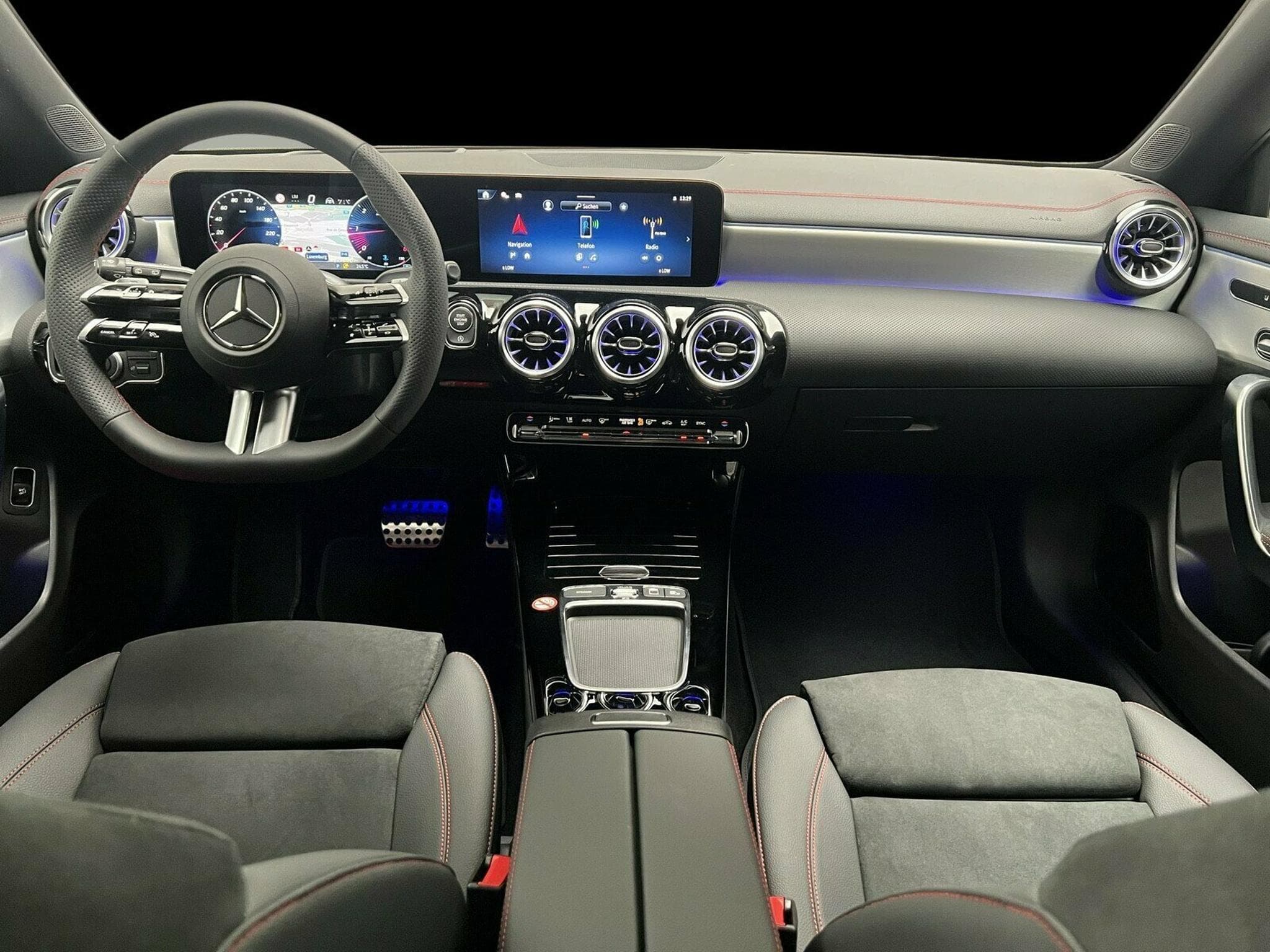 Mercedes CLA 200 CLA 200 d Shooting Brake AMG-Line Premium Plus (2025) - Photo 10