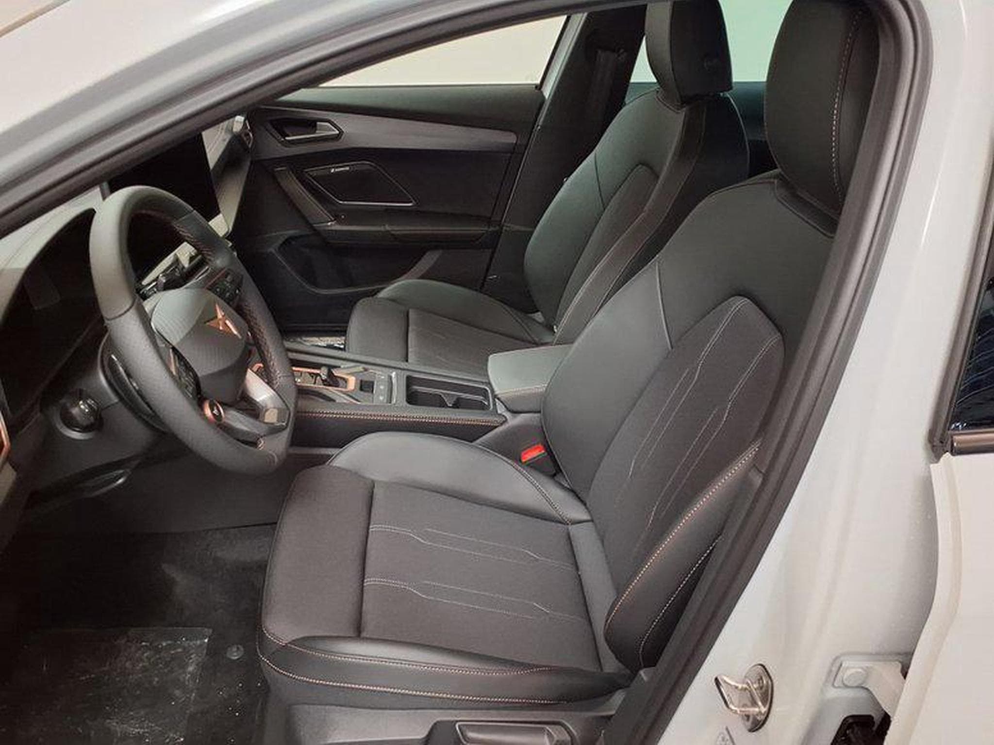 Cupra Formentor 1.5 eTSI 7-Gang-DSG (2026) - Photo 9
