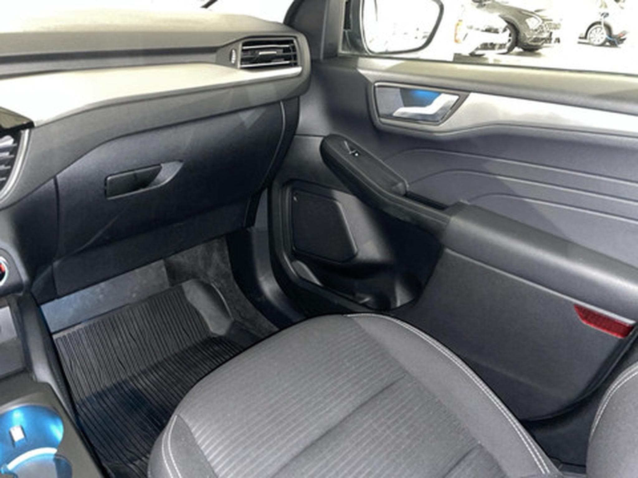 Ford Kuga 2.0 EcoBlue Auto (2022) - Photo 9