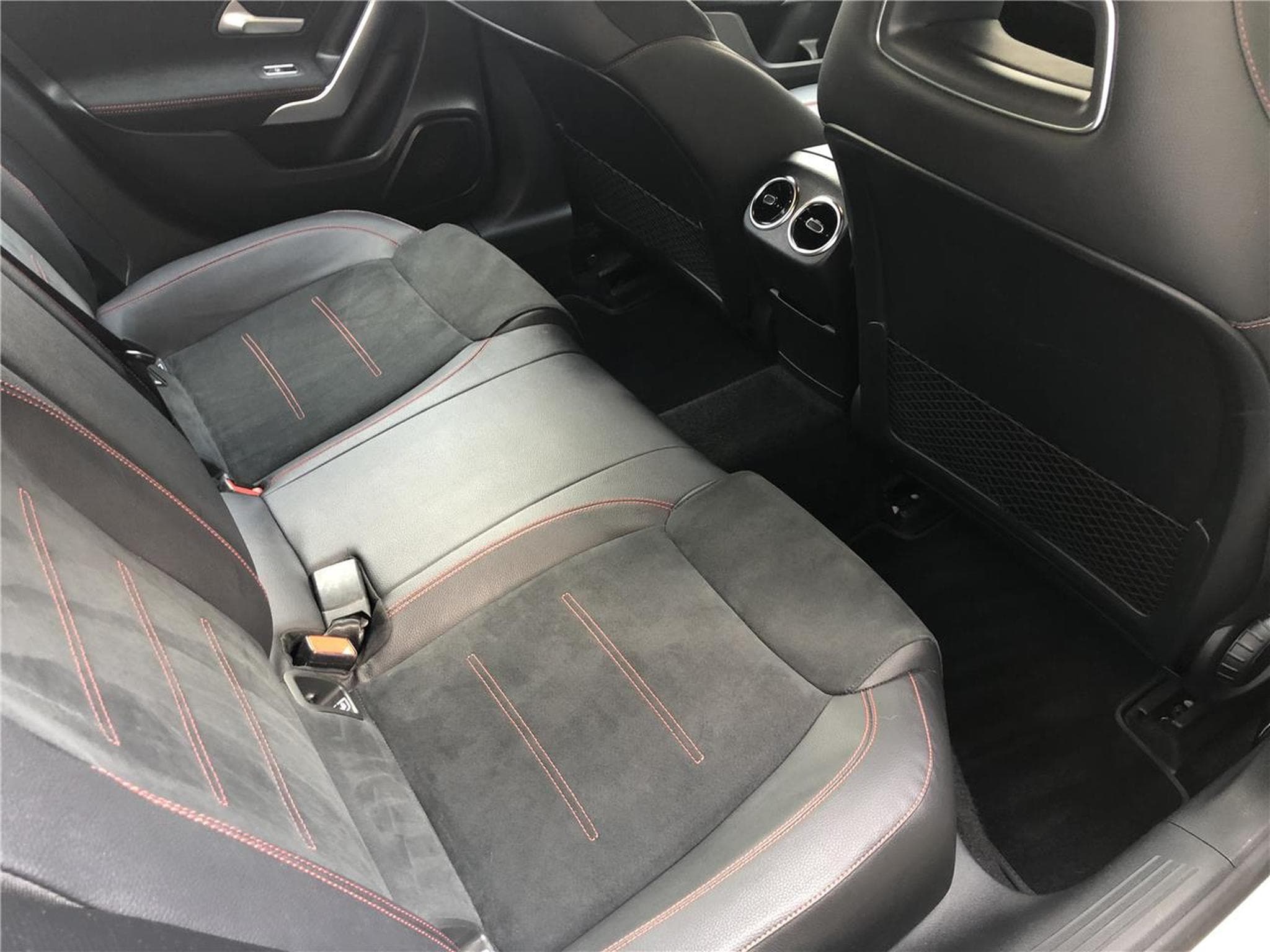 Mercedes A 180 116 CV AMG GPS CLASSE A (2019) - Photo 11