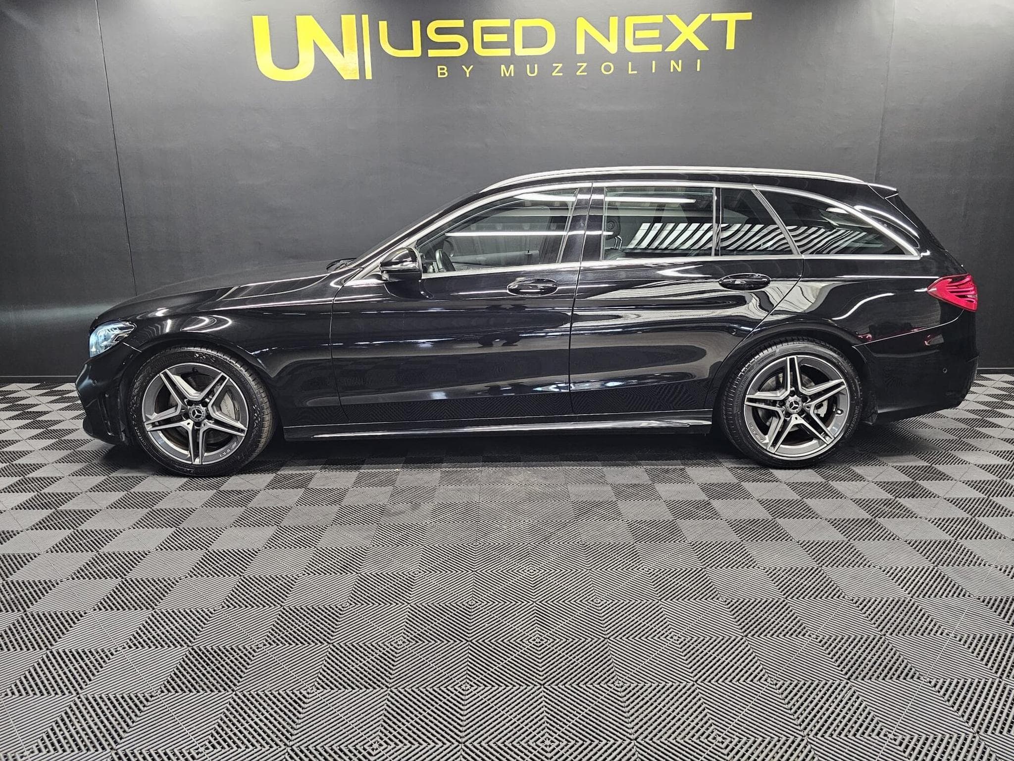 Mercedes C 300 AMG Line (2019) - Photo 5