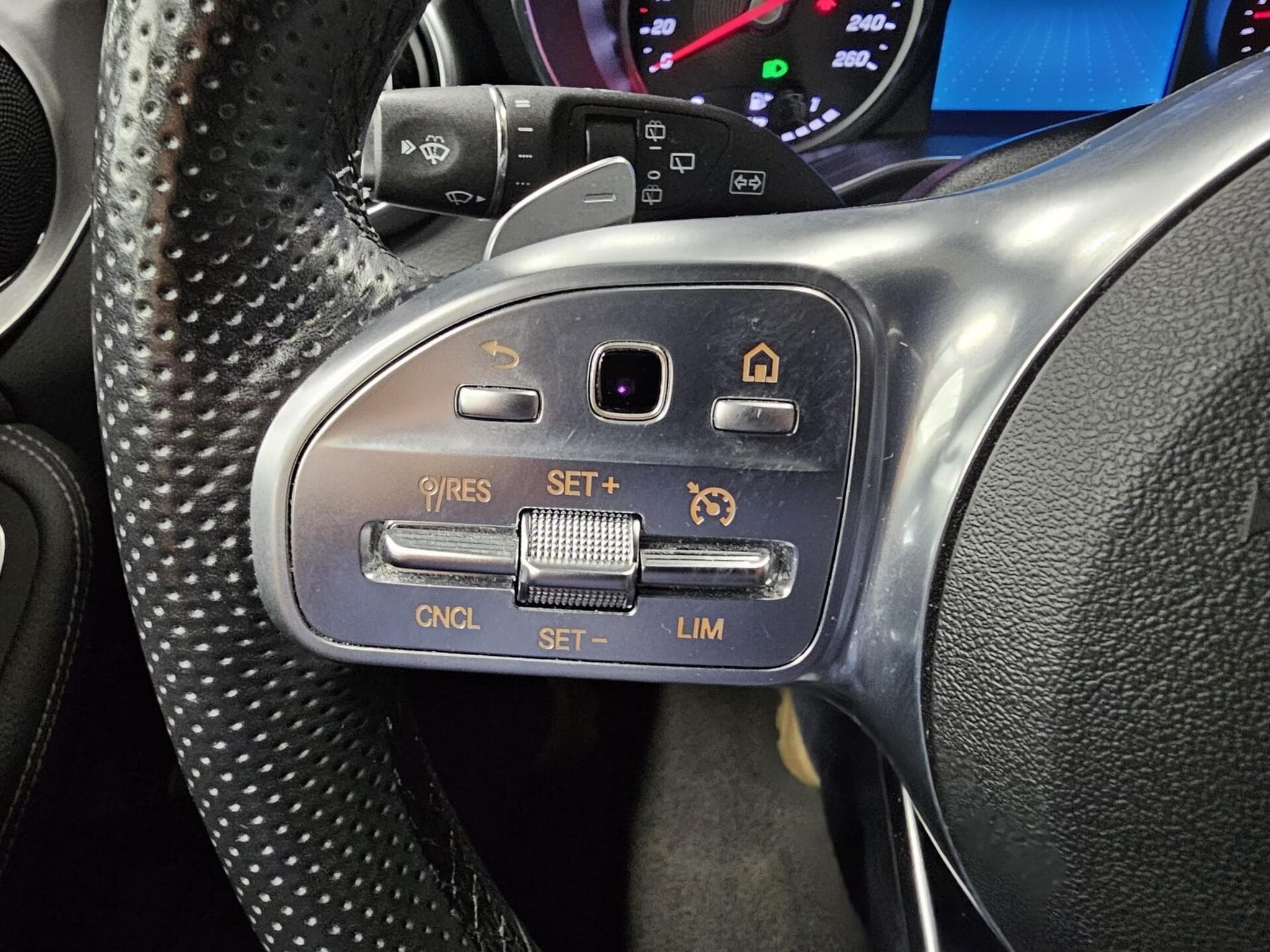Mercedes C 300 AMG Line (2019) - Photo 13