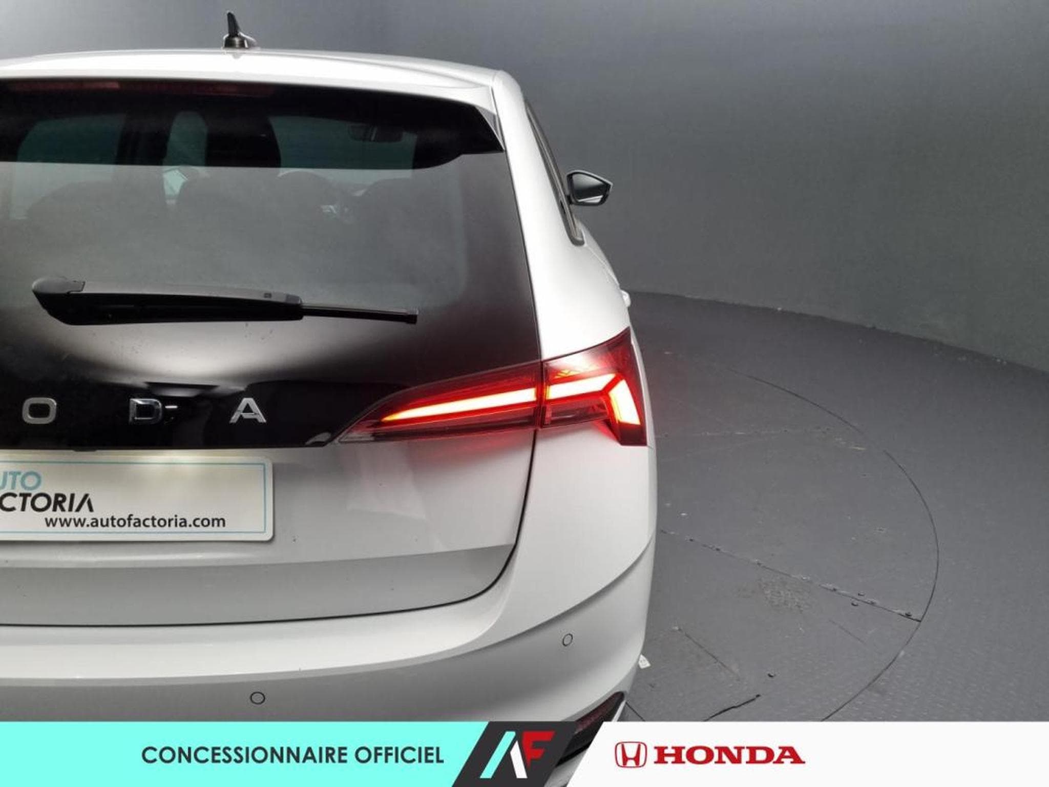 Skoda Scala -35% 1.0 TSI Evo2 116ch Selection (2025) - Photo 3