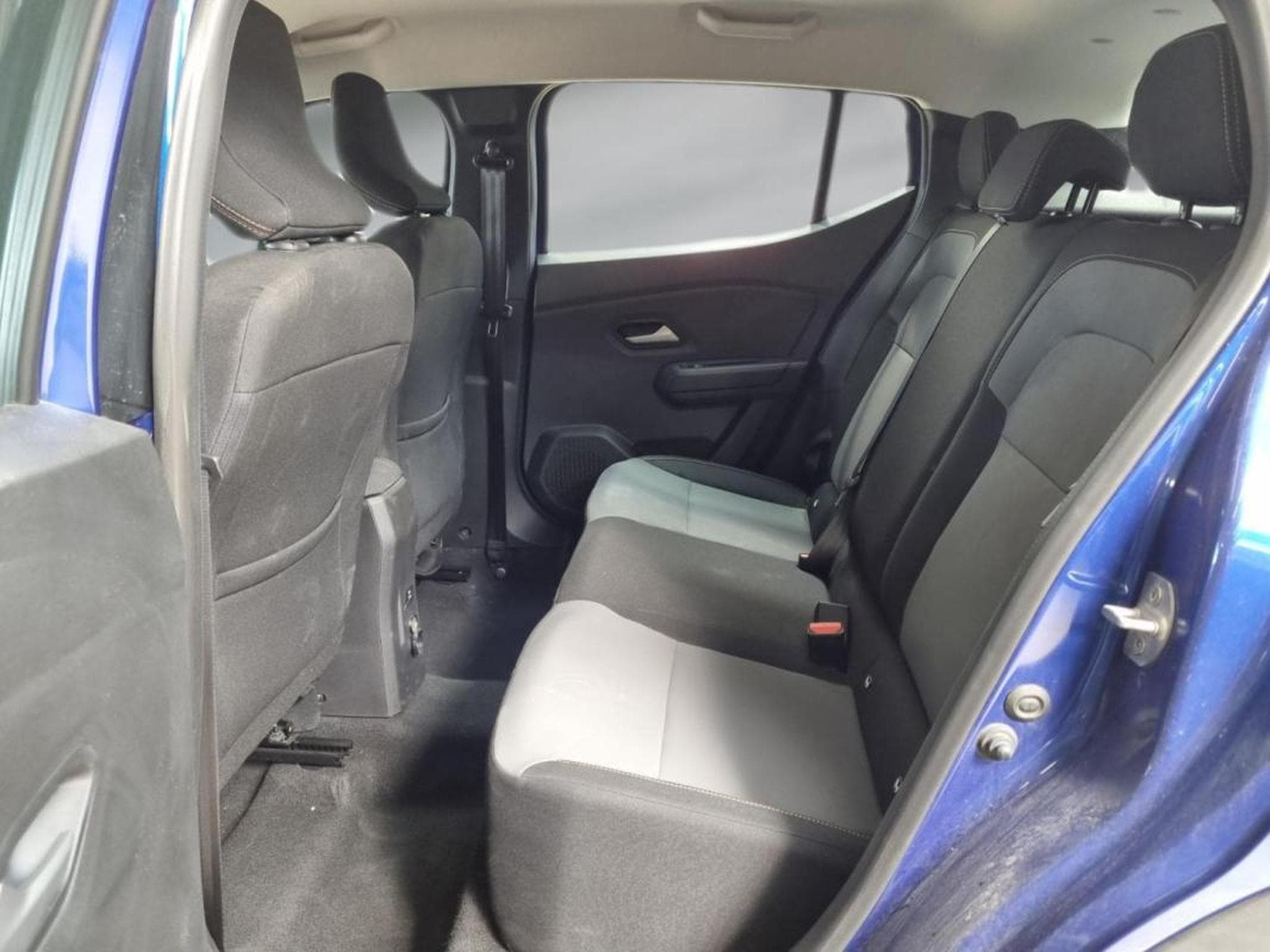 Dacia Sandero 1.0 ECO-G 100CH Stepway Extreme (2025) - Photo 11
