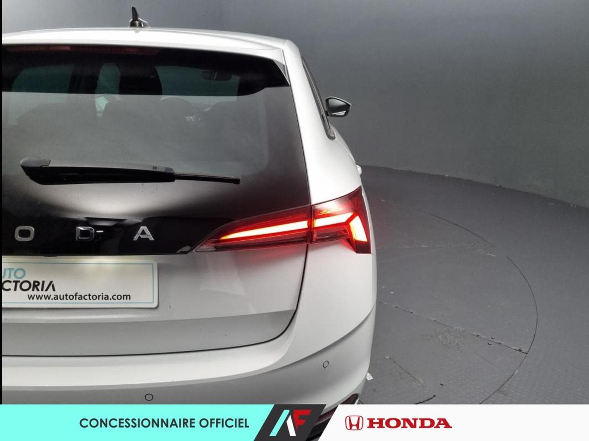 Skoda Scala -35% 1.0 TSI Evo2 116ch Selection (2025) - Foto 3