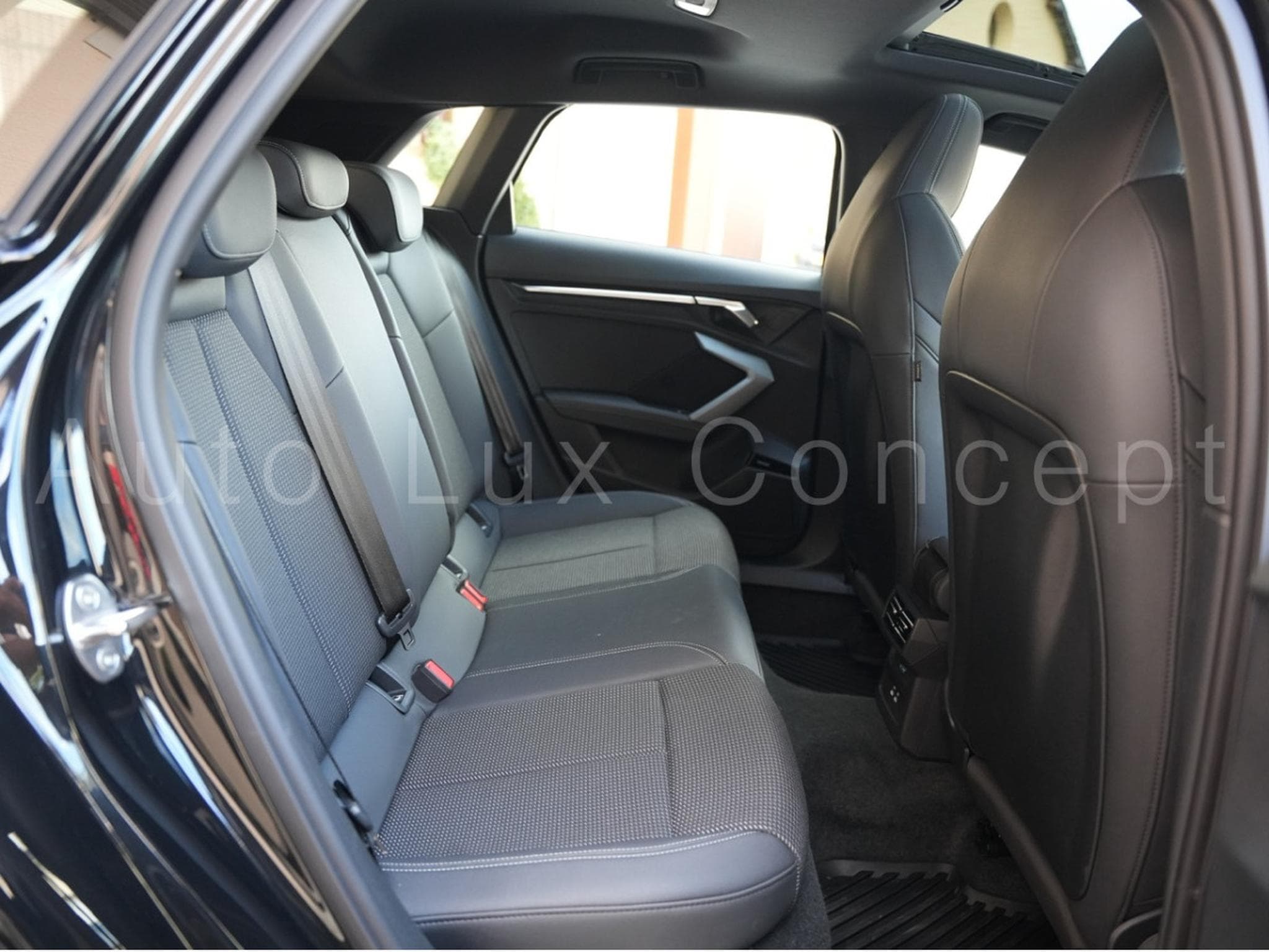 Audi A3 Sportback 35 TDI S line S tronic (2024) - Photo 11