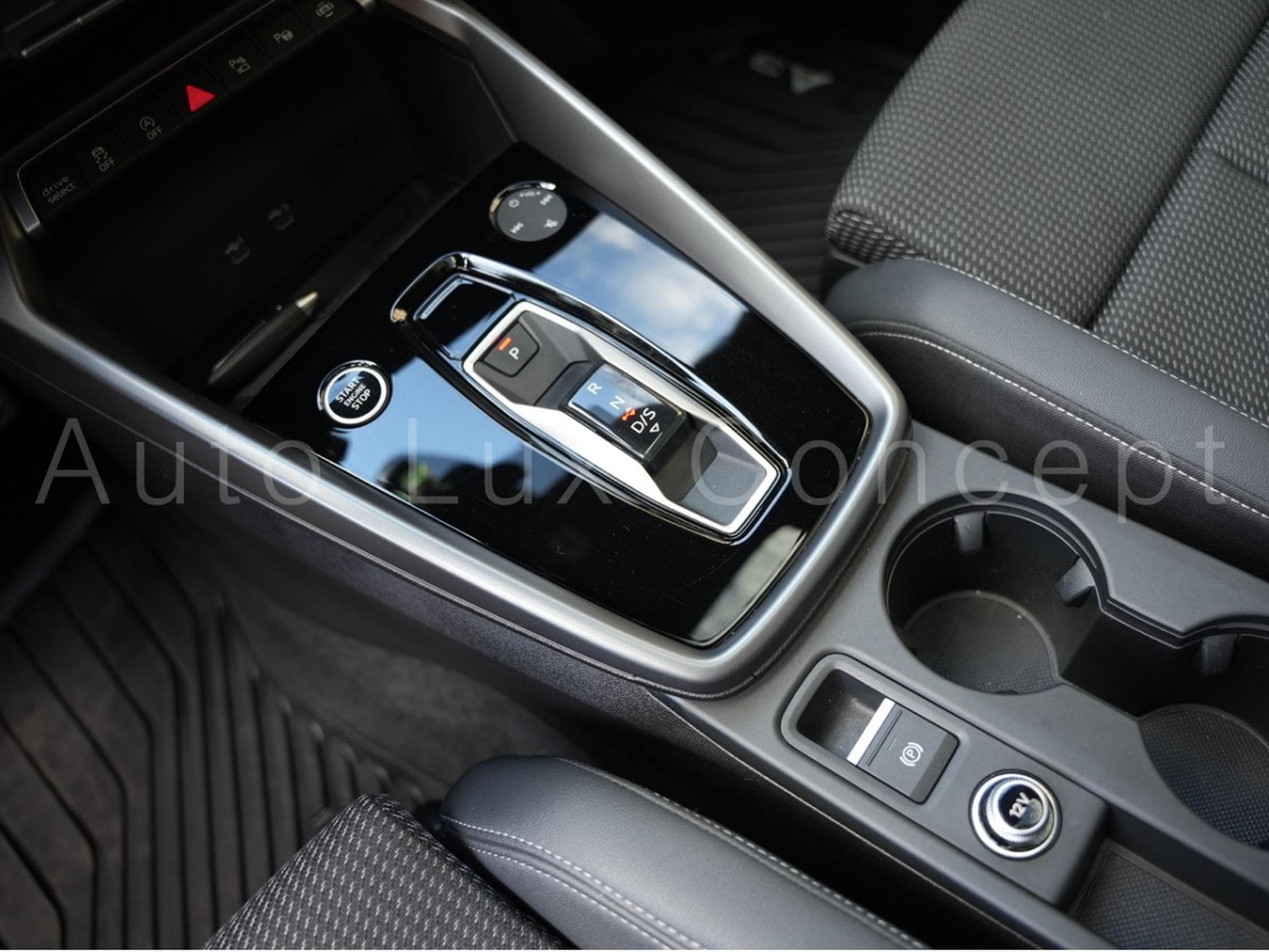 Audi A3 Sportback 35 TDI S line S tronic (2024) - Photo 24