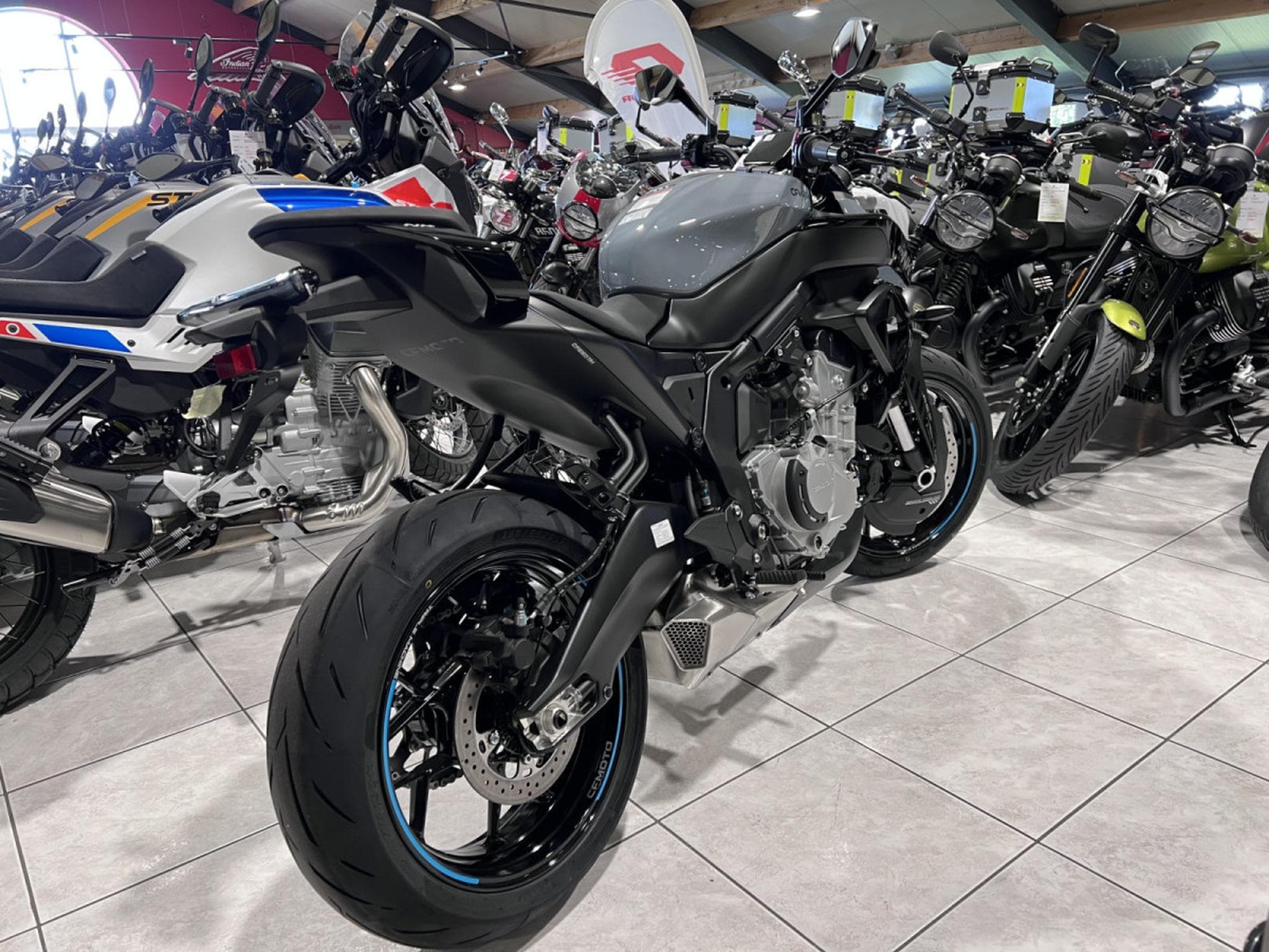 CF Moto 675 NK (2026) - Photo 3
