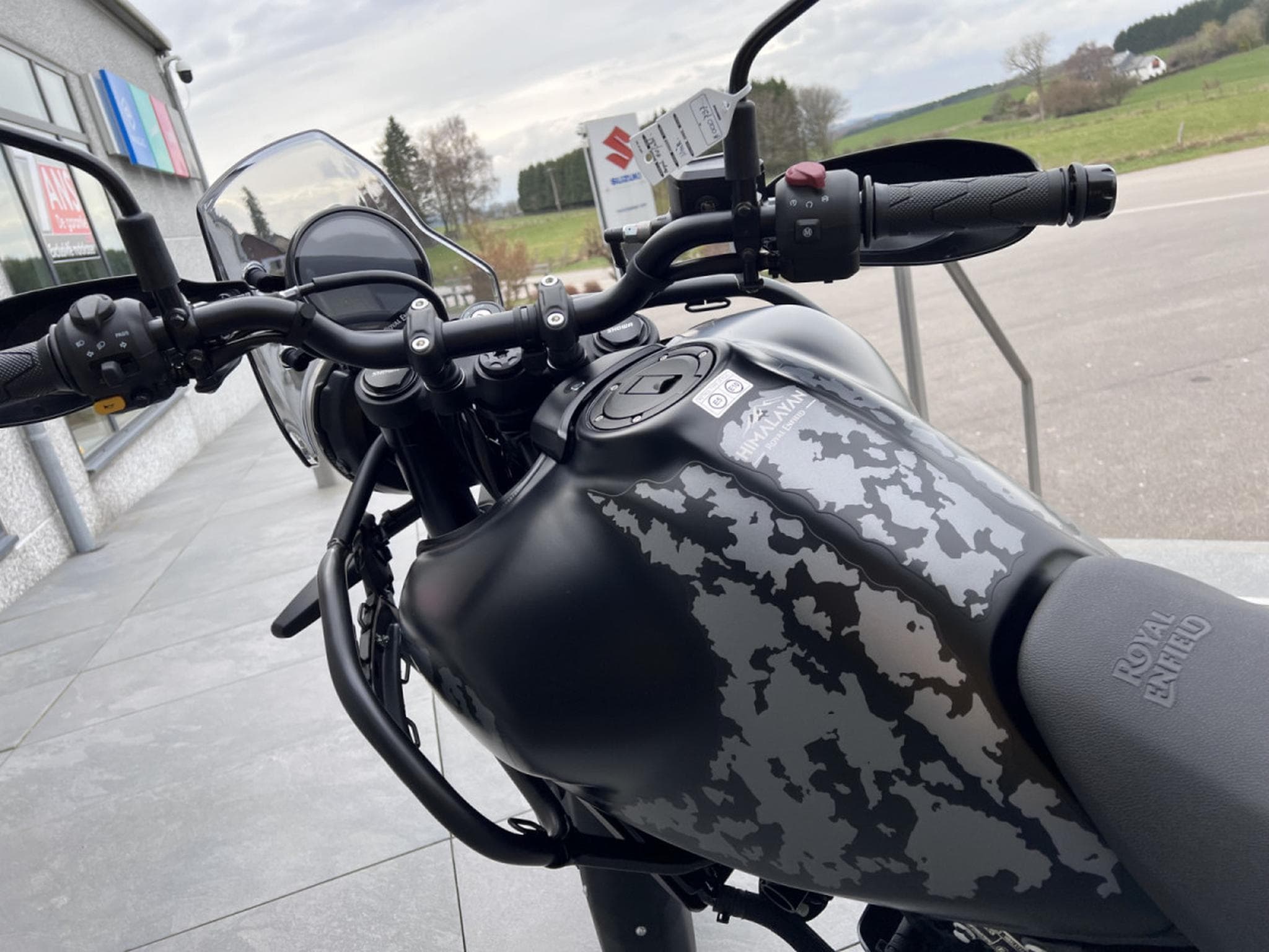 Royal Enfield Himalayan 450 Hanle Black (2024) - Photo 6