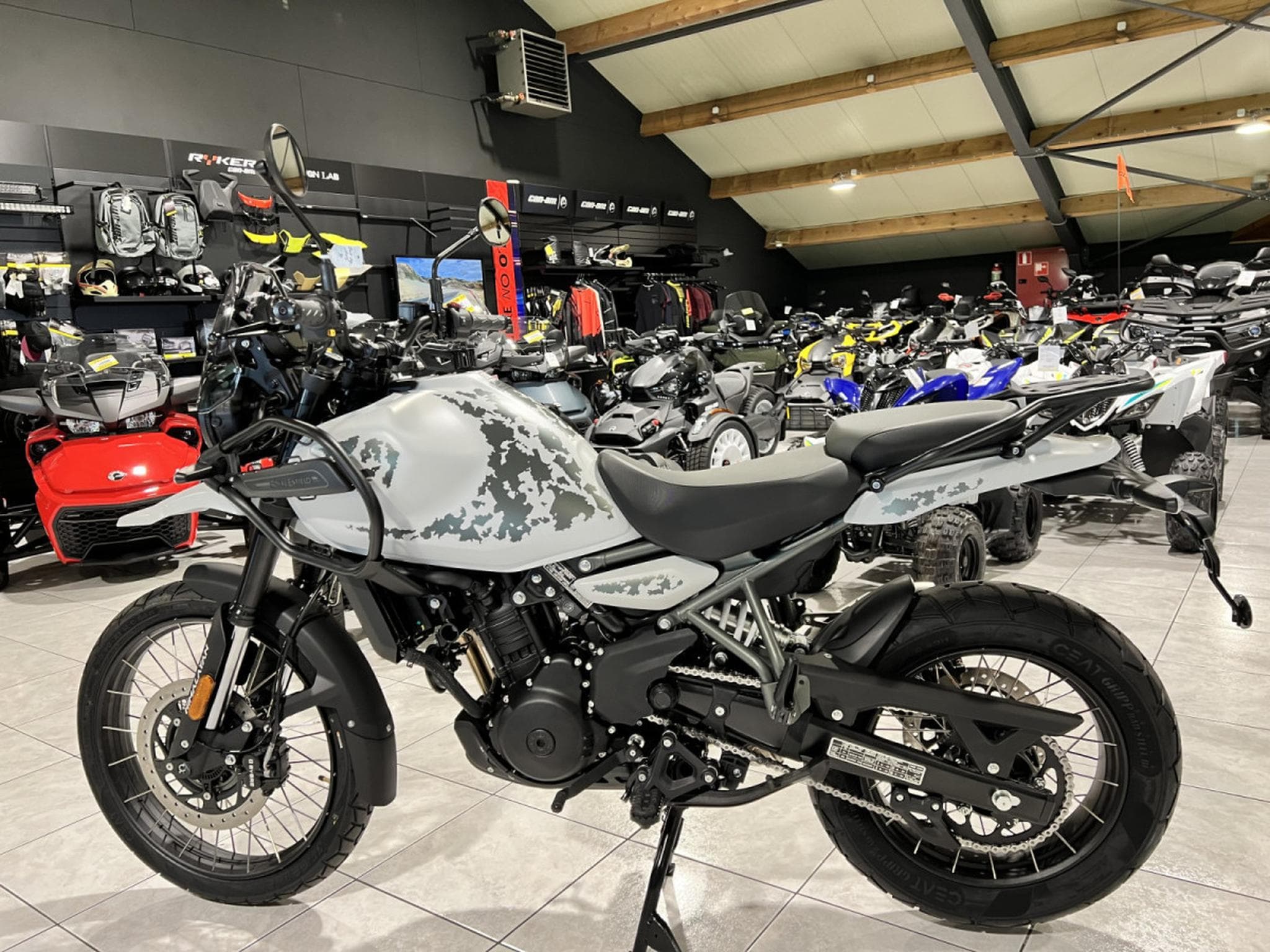 Royal Enfield Himalayan 450  Kamet  White (2024) - Photo 4