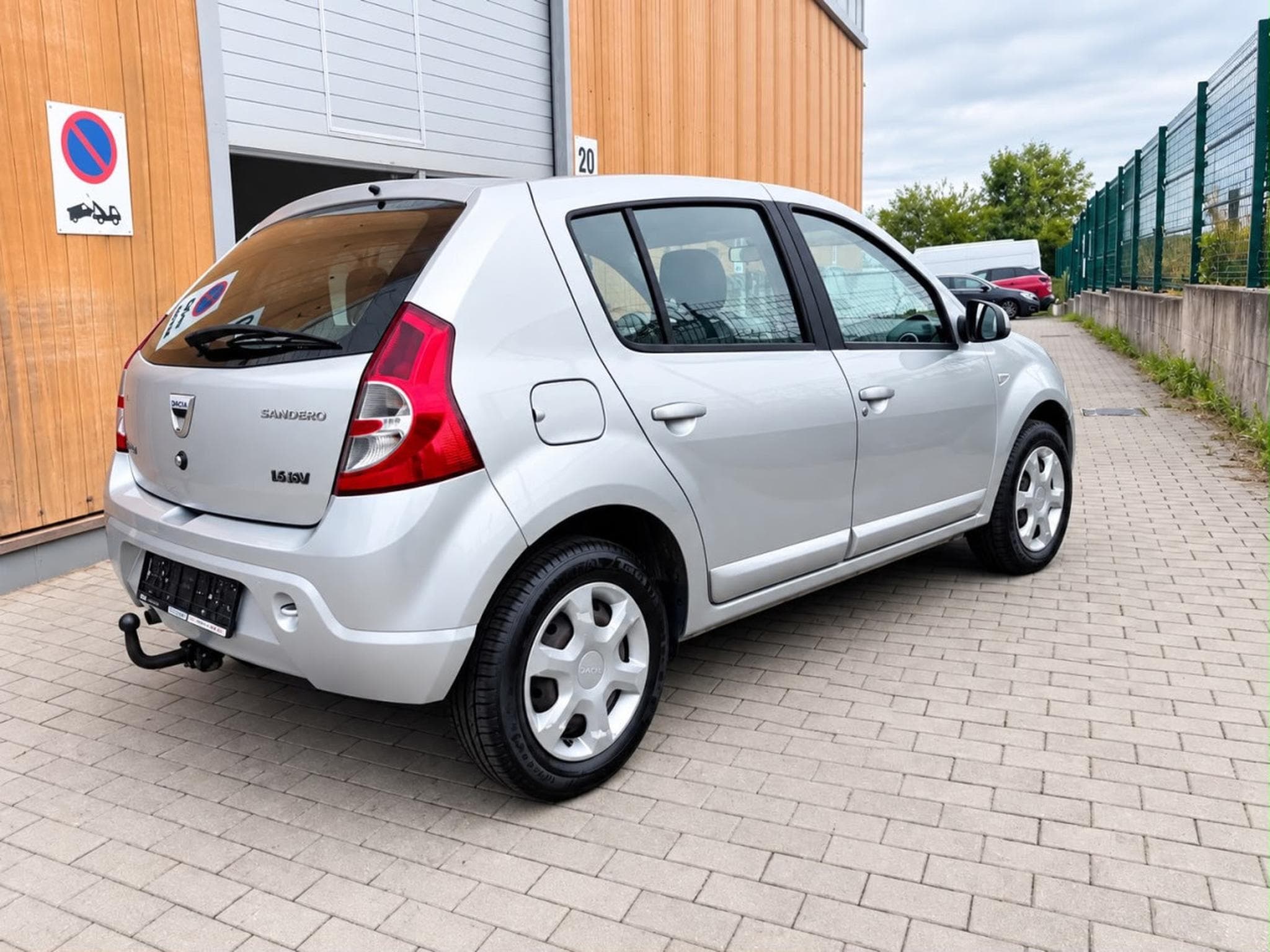 Dacia Sandero 1.5 dCi Laureate (2011) - Photo 3