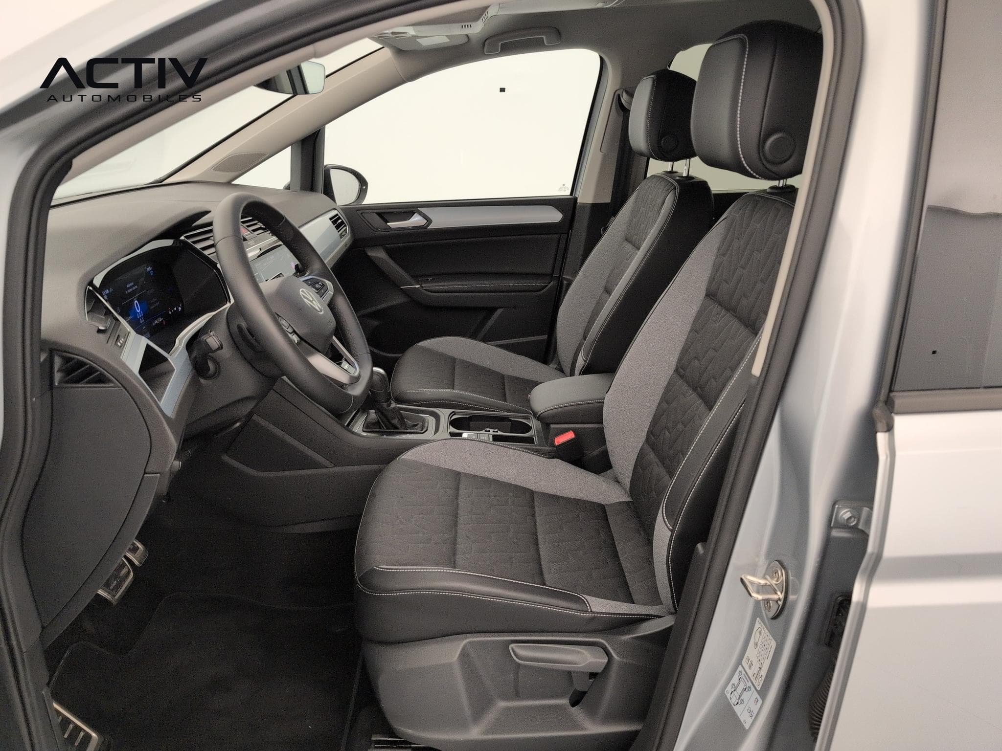 VW Touran 2.0 TDI 150 DSG7 7pl Life Plus (2025) - Photo 16
